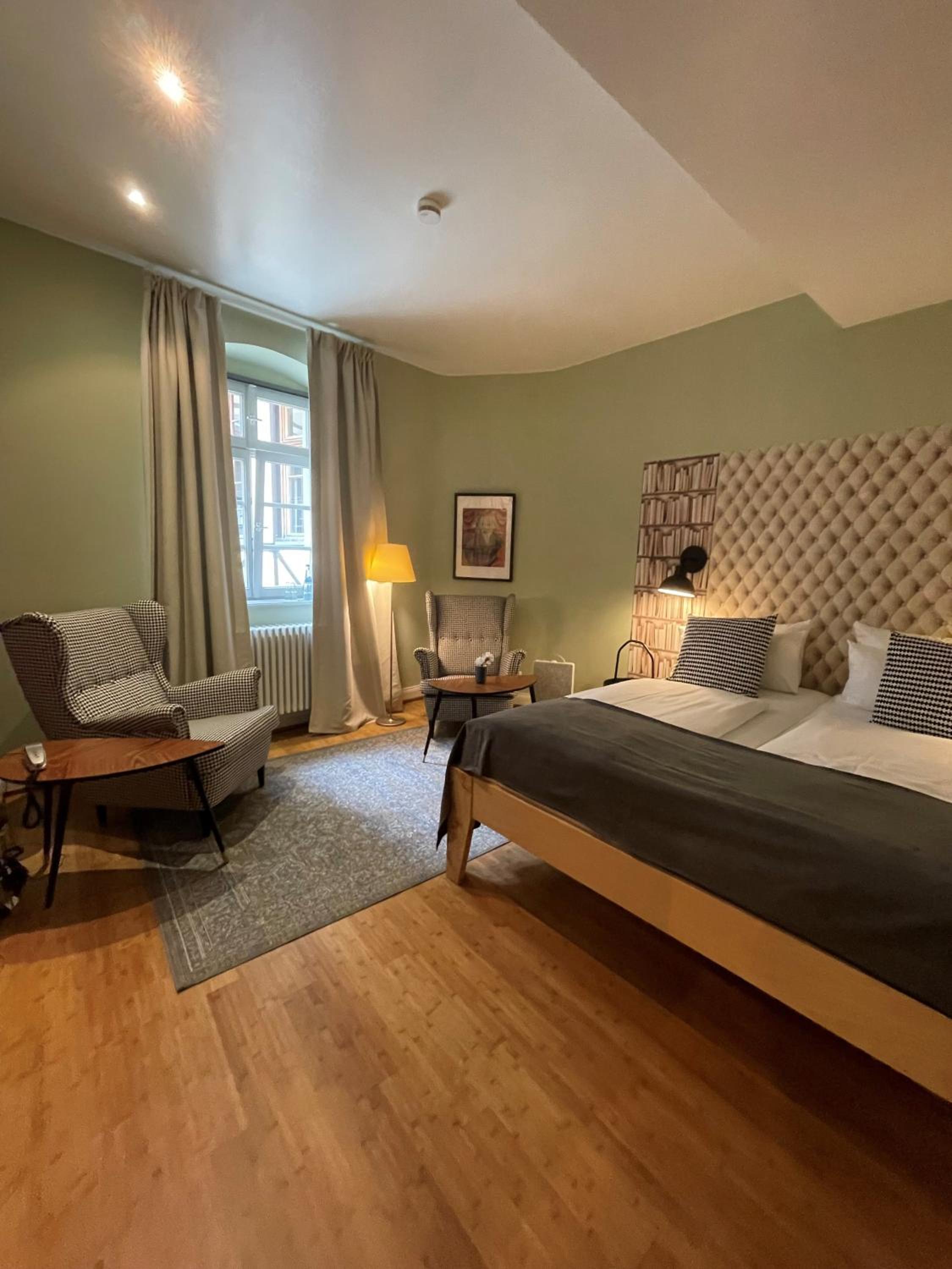 Double Room - Photo 12