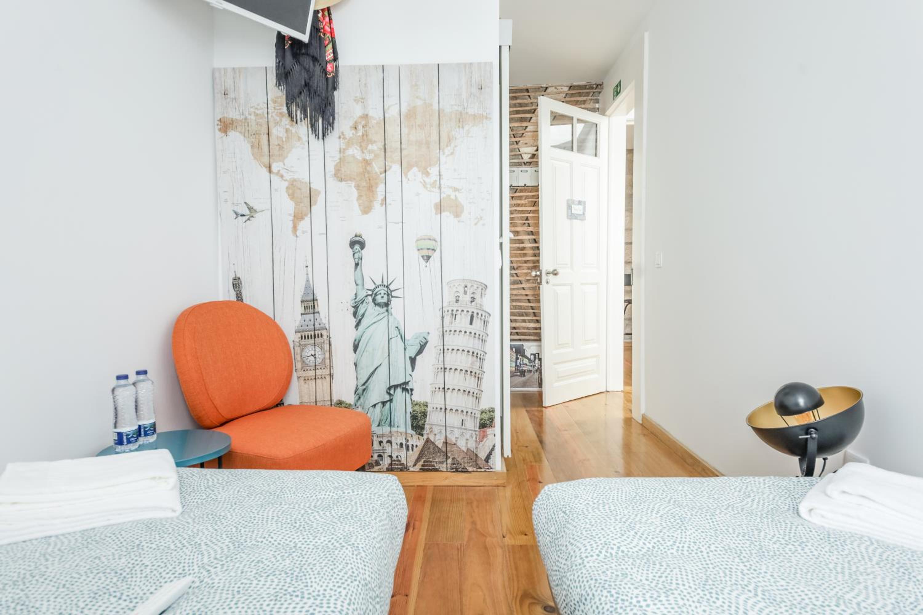 Twin Room with View - Photo 11