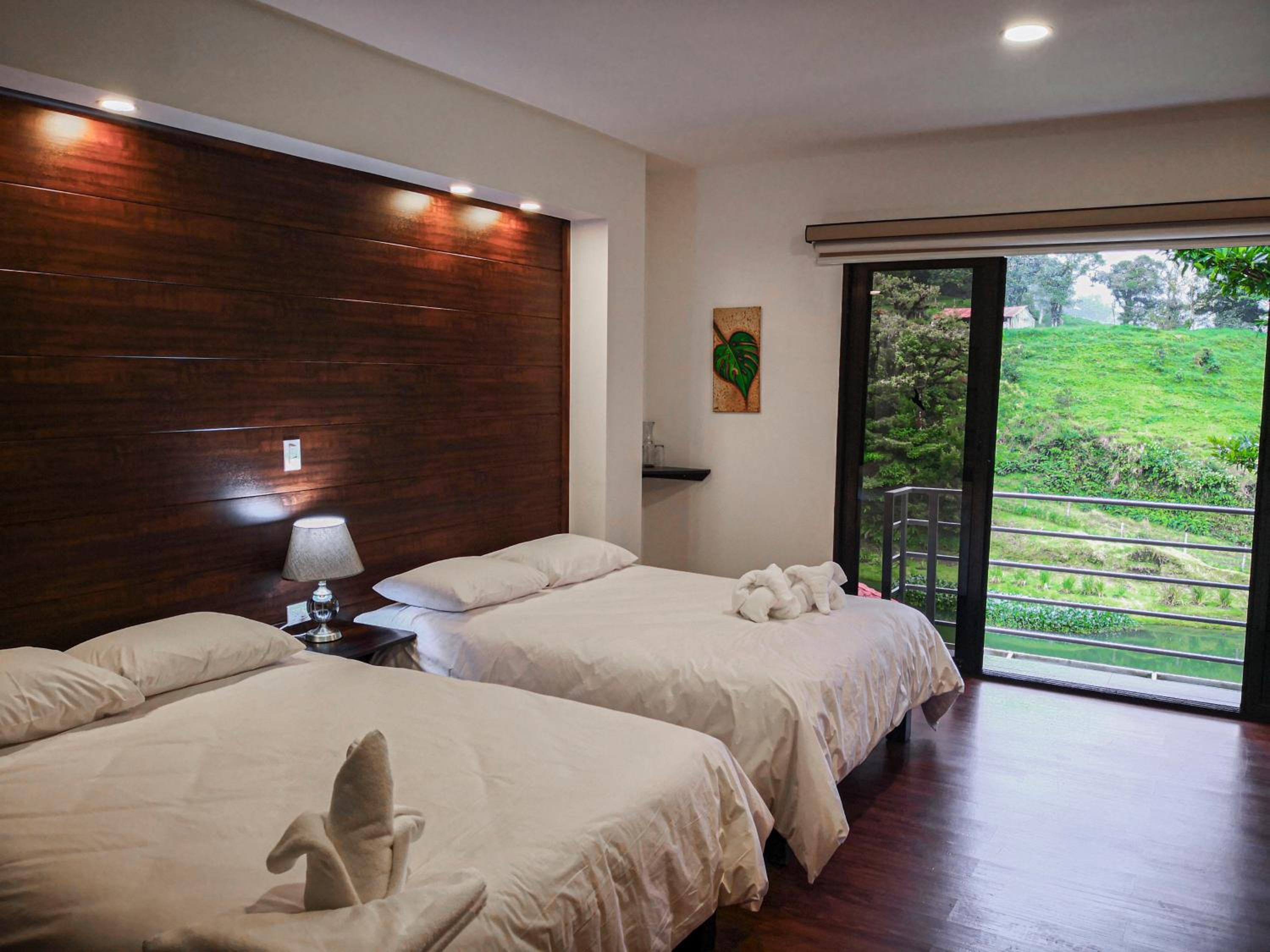 Double Room with Balcony - Photo 14
