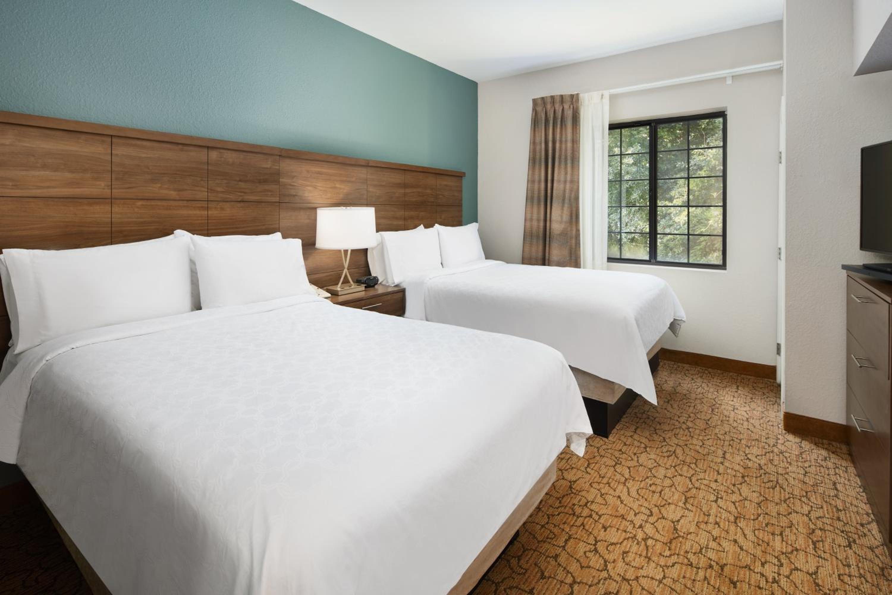 One-Bedroom Suite with Two Double Beds - Photo 2