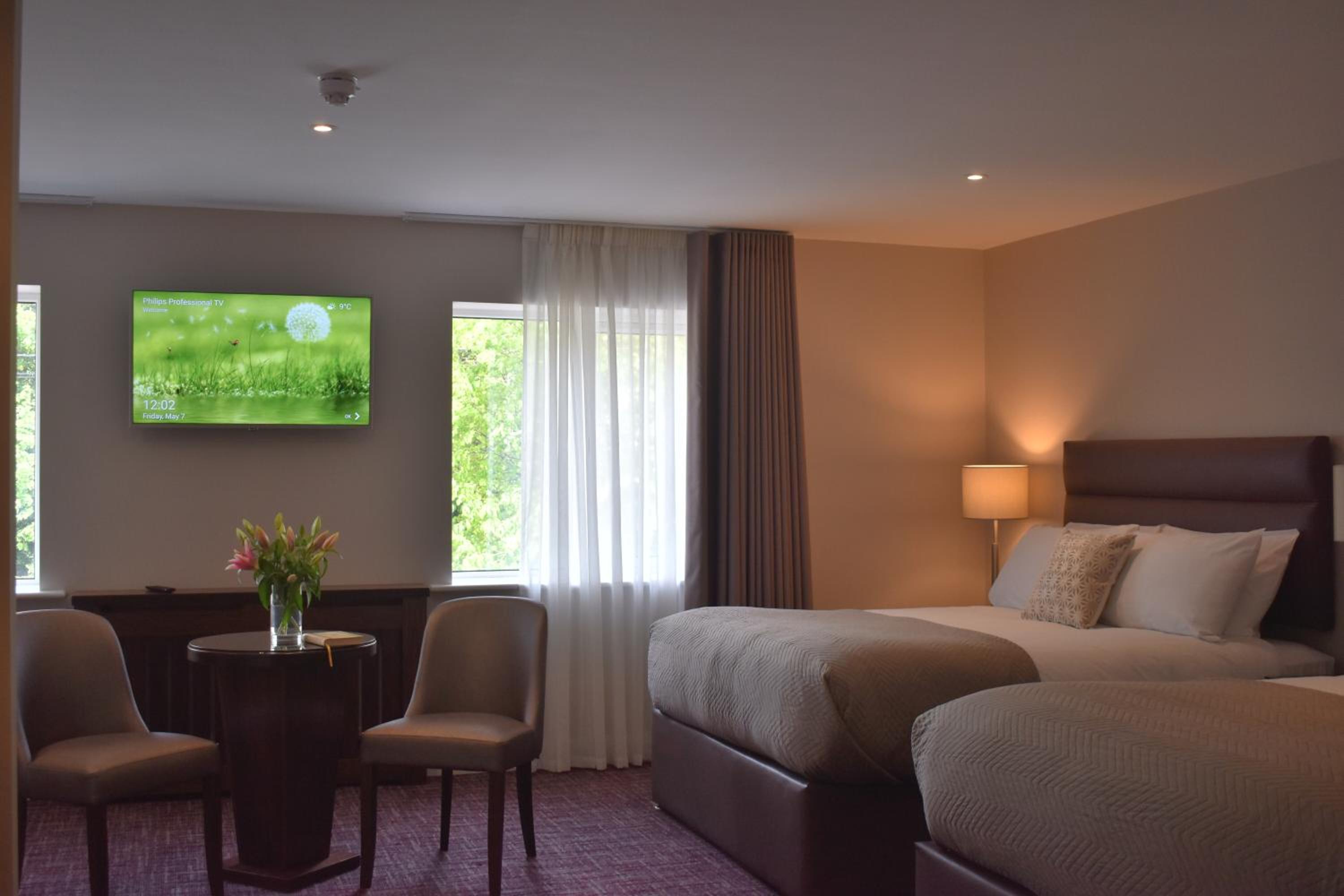 Deluxe Family Room