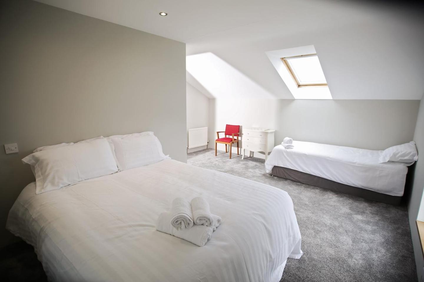 Three-Bedroom House photo 2