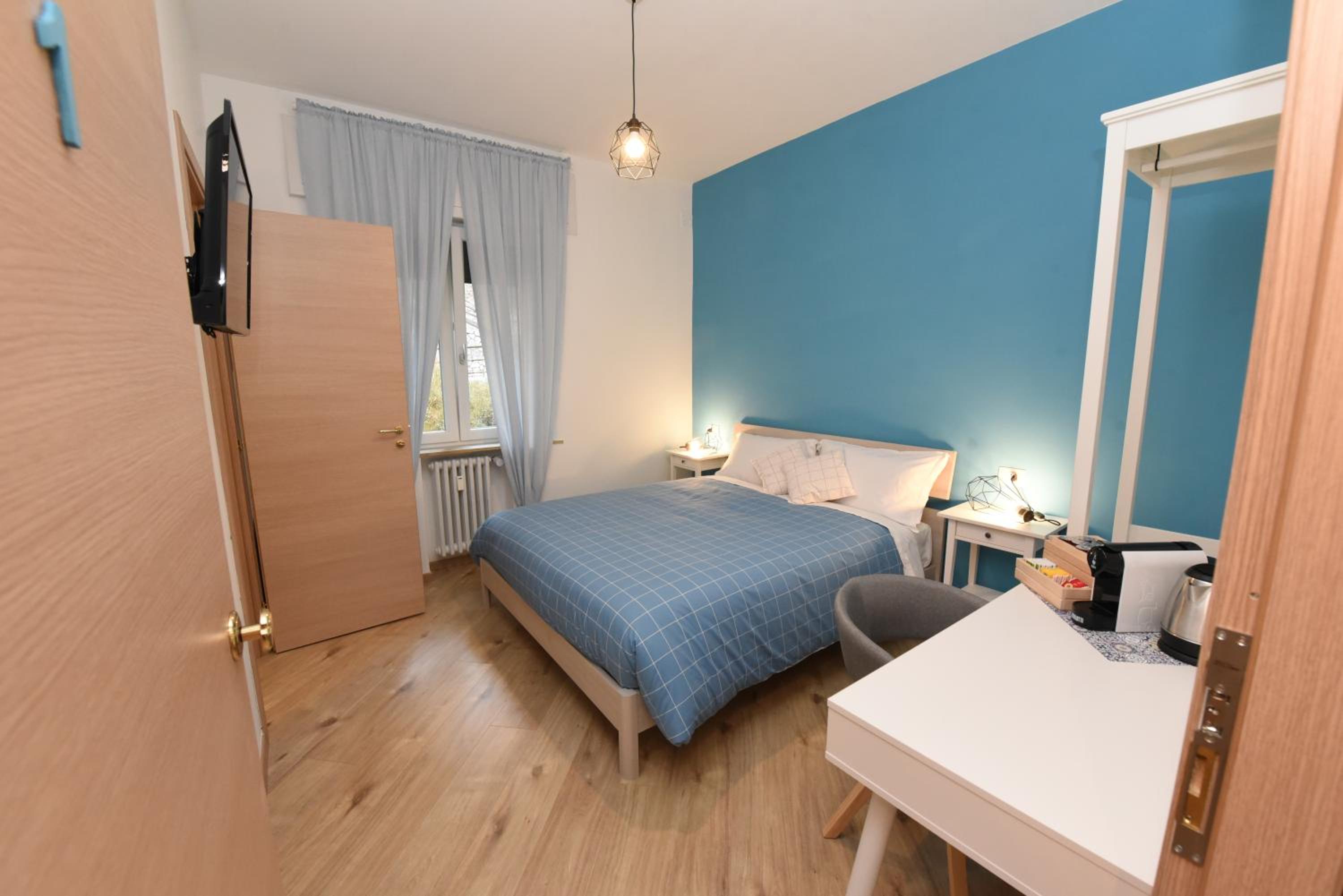 Double Room with Private Bathroom - Photo 3
