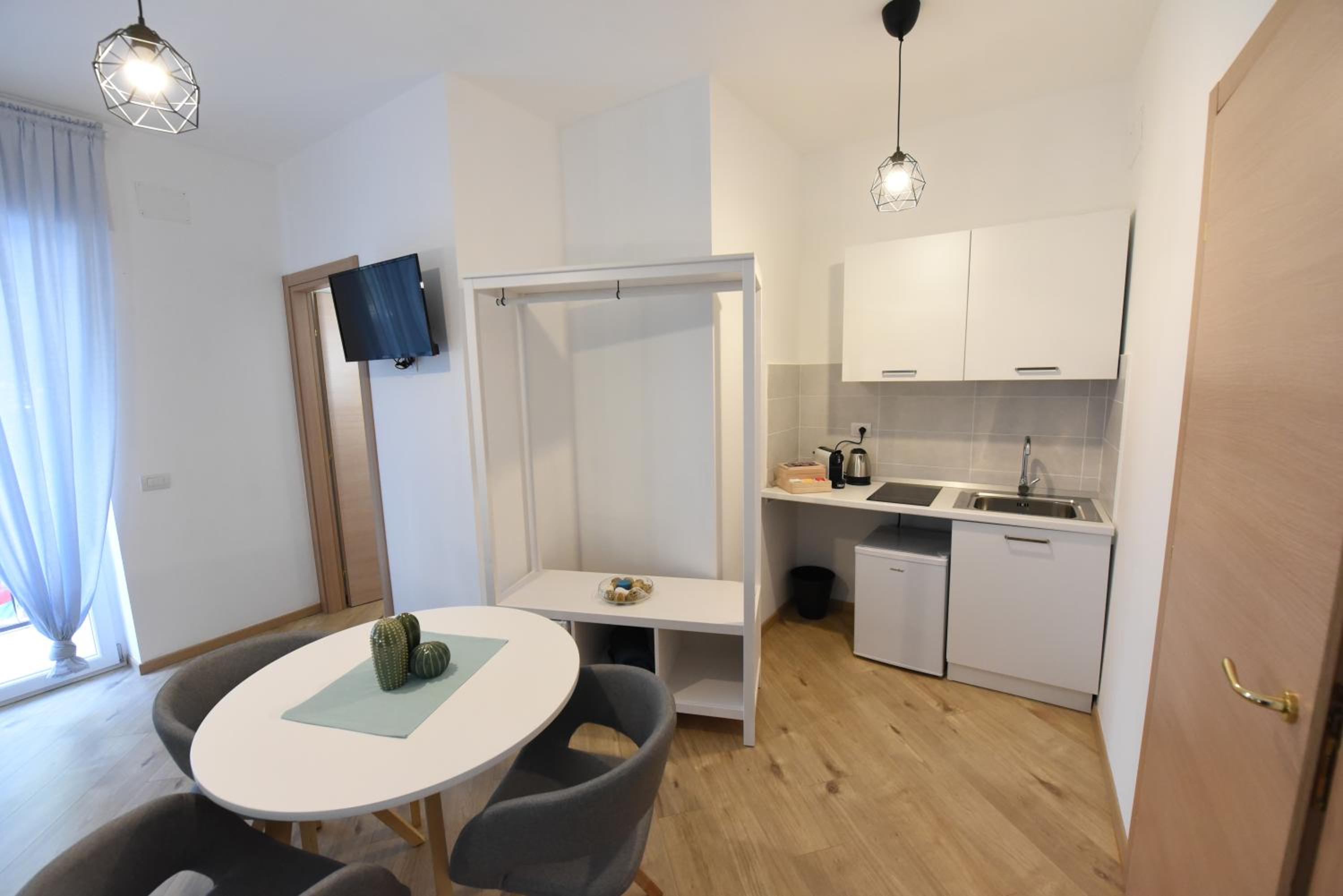 Triple Room with Private Bathroom - Photo 4