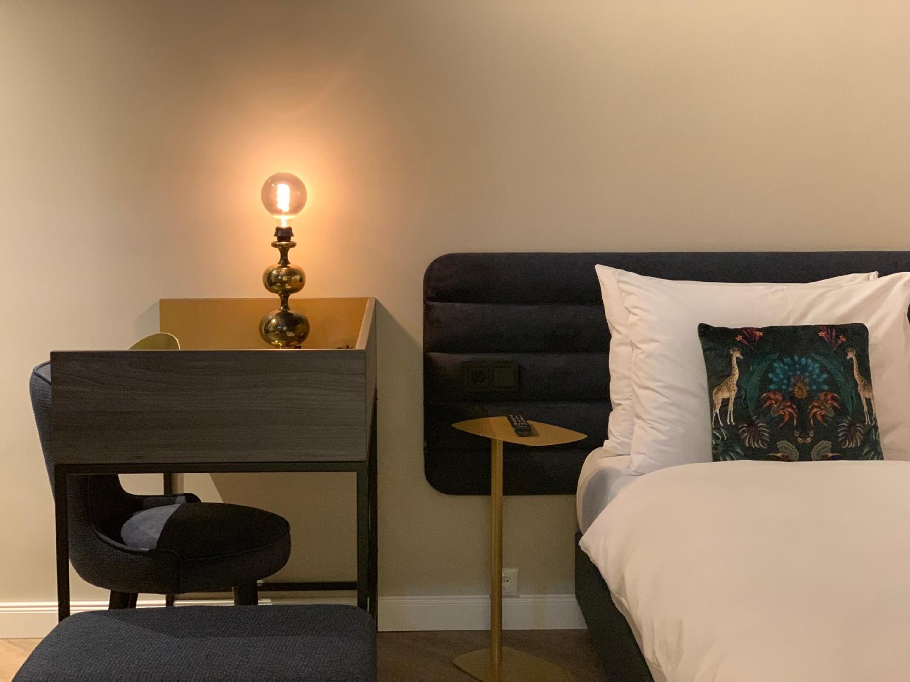 Standard Double Room - Photo 9