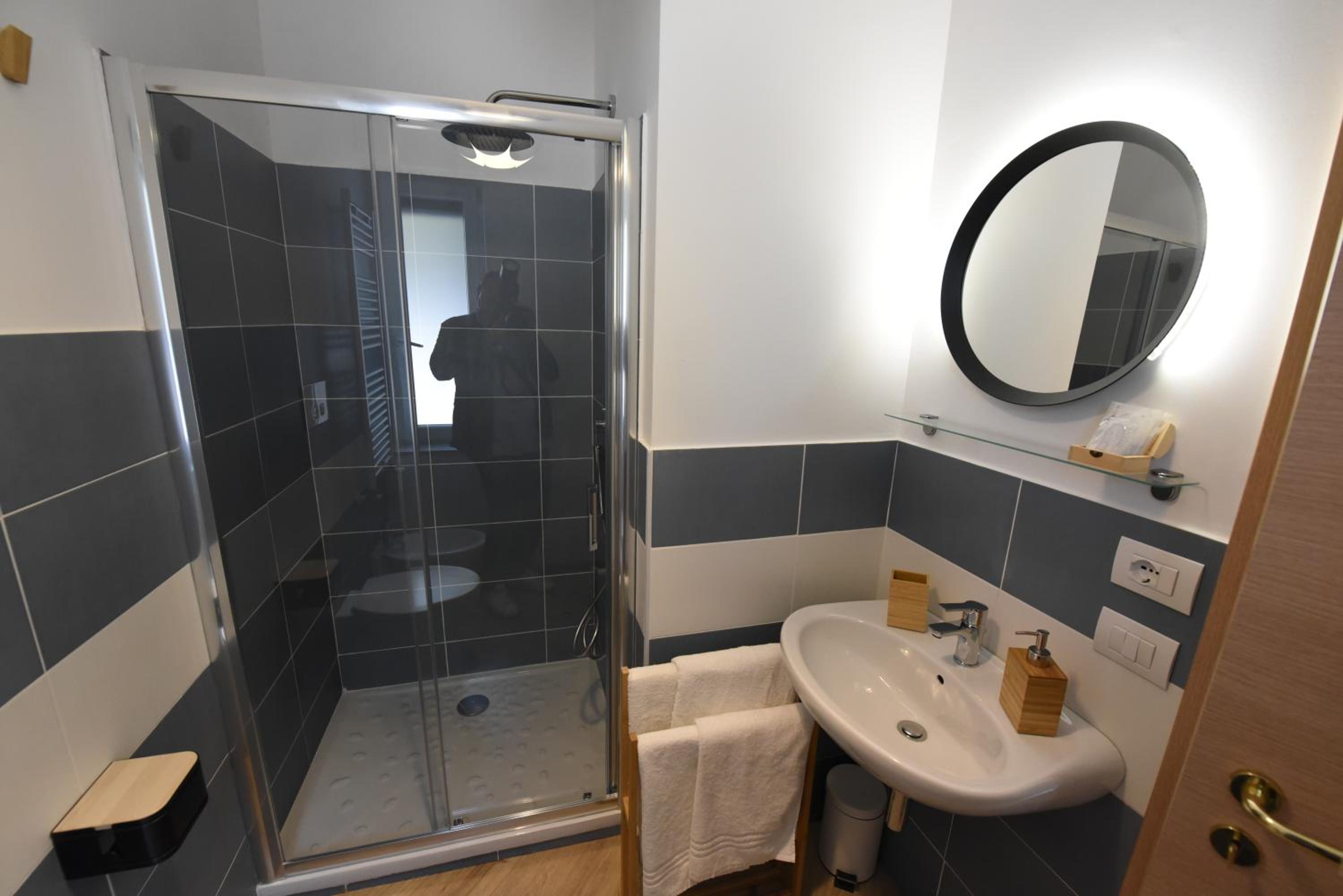 Triple Room with Private Bathroom - Photo 6