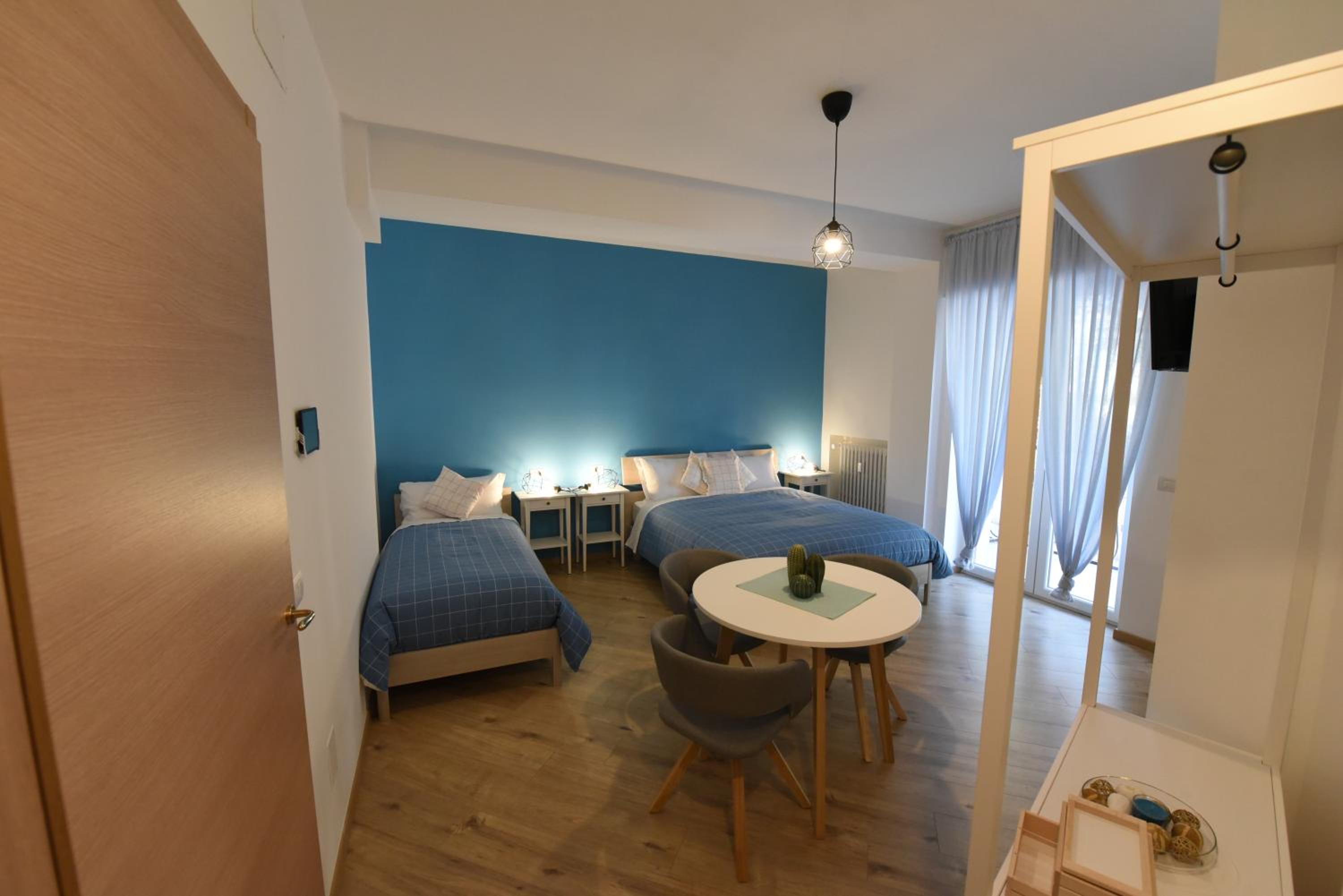 Triple Room with Private Bathroom - Photo 5