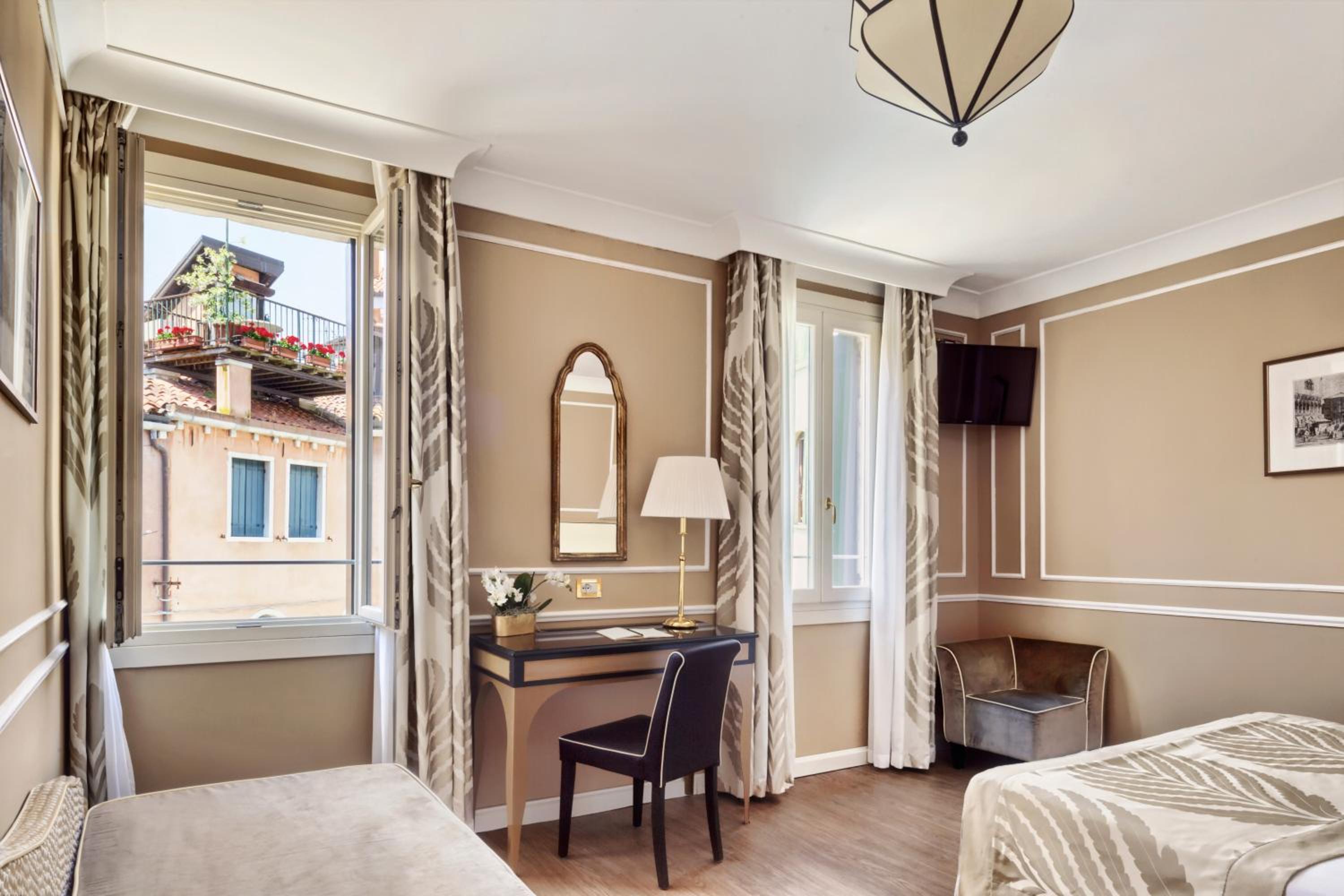 Superior Double or Twin Room photo 2