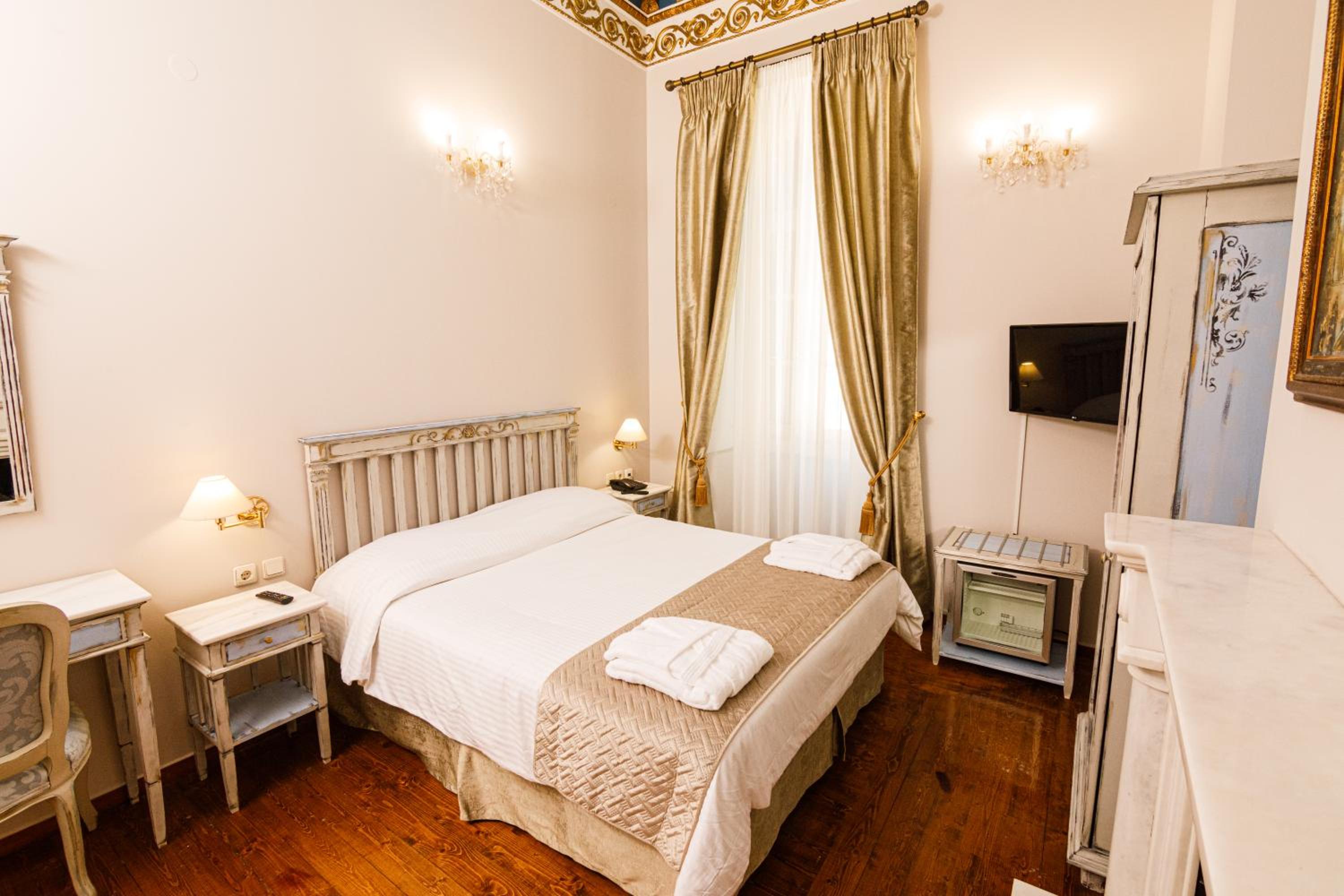 Standard Double Room - Photo 1