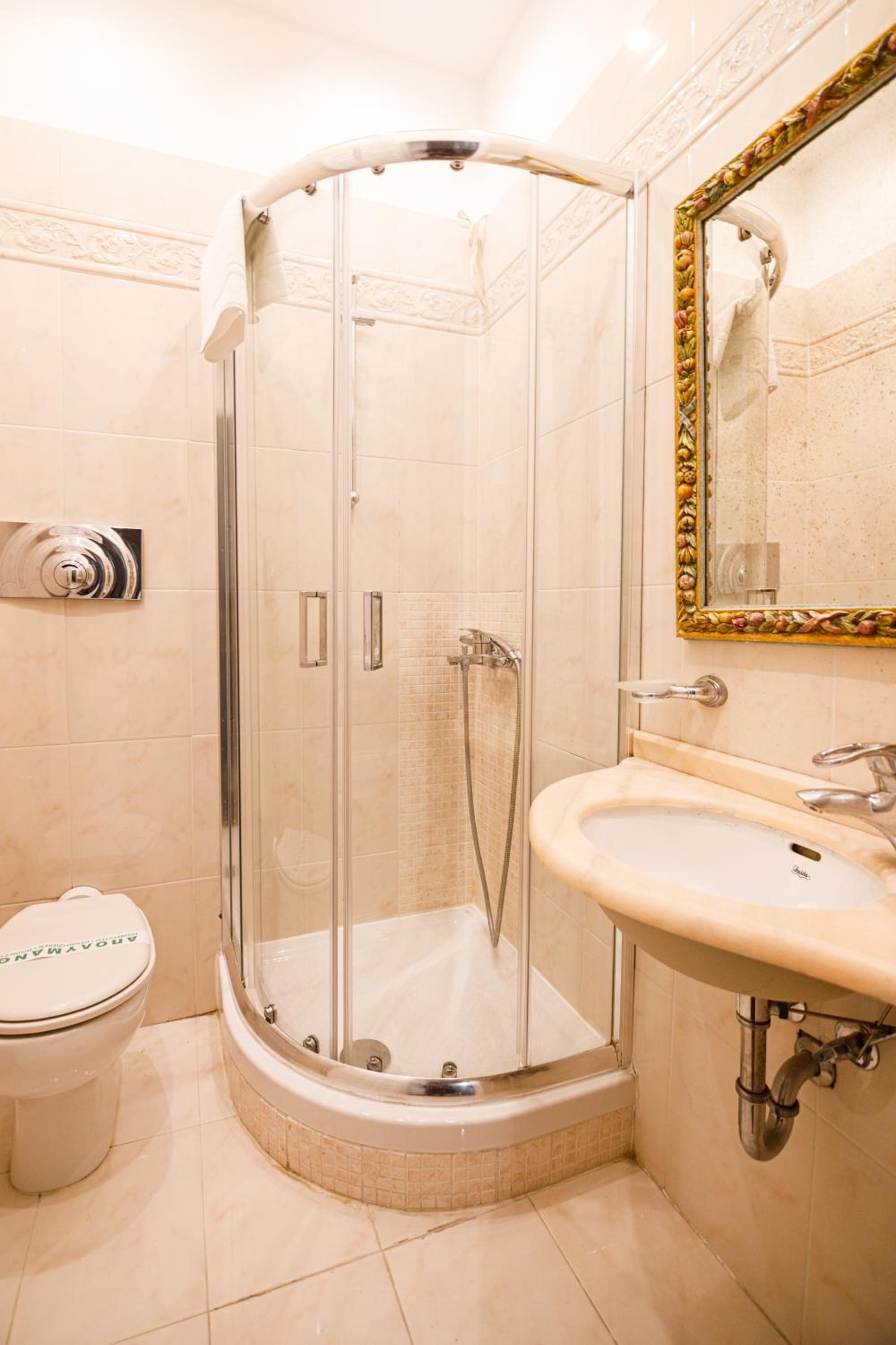 Executive Double Room - Photo 11
