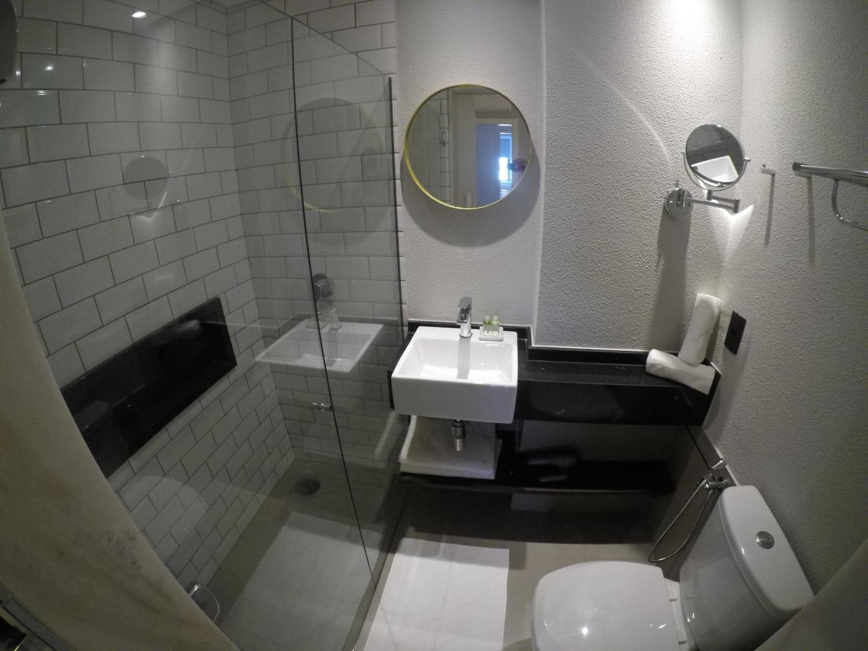 Standard Double Room - Photo 4