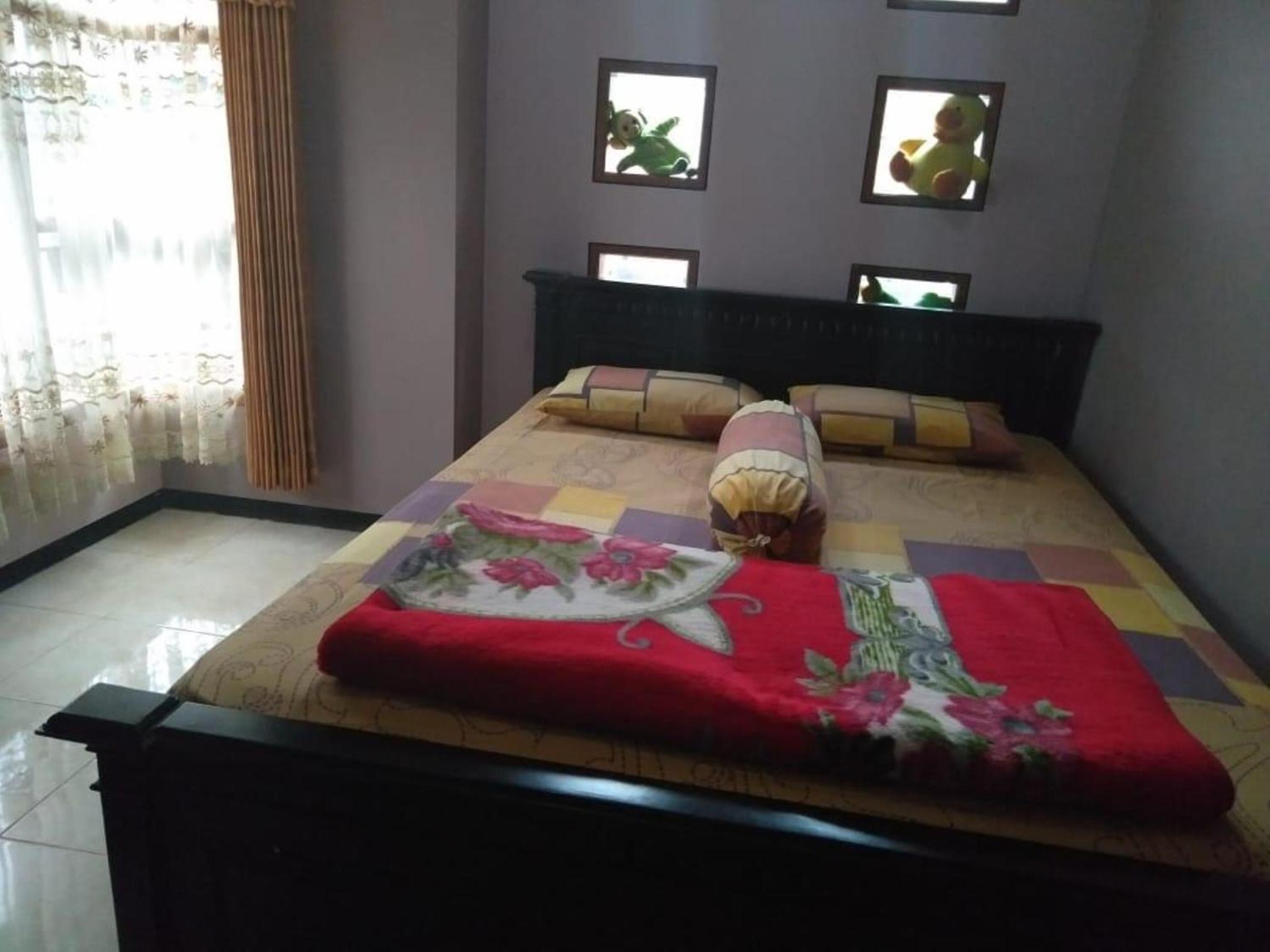 Three-Bedroom Villa - Photo 4
