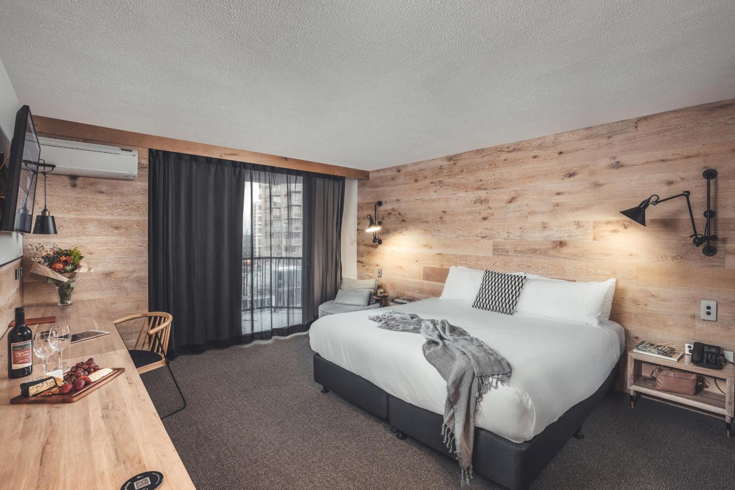 Deluxe King Room