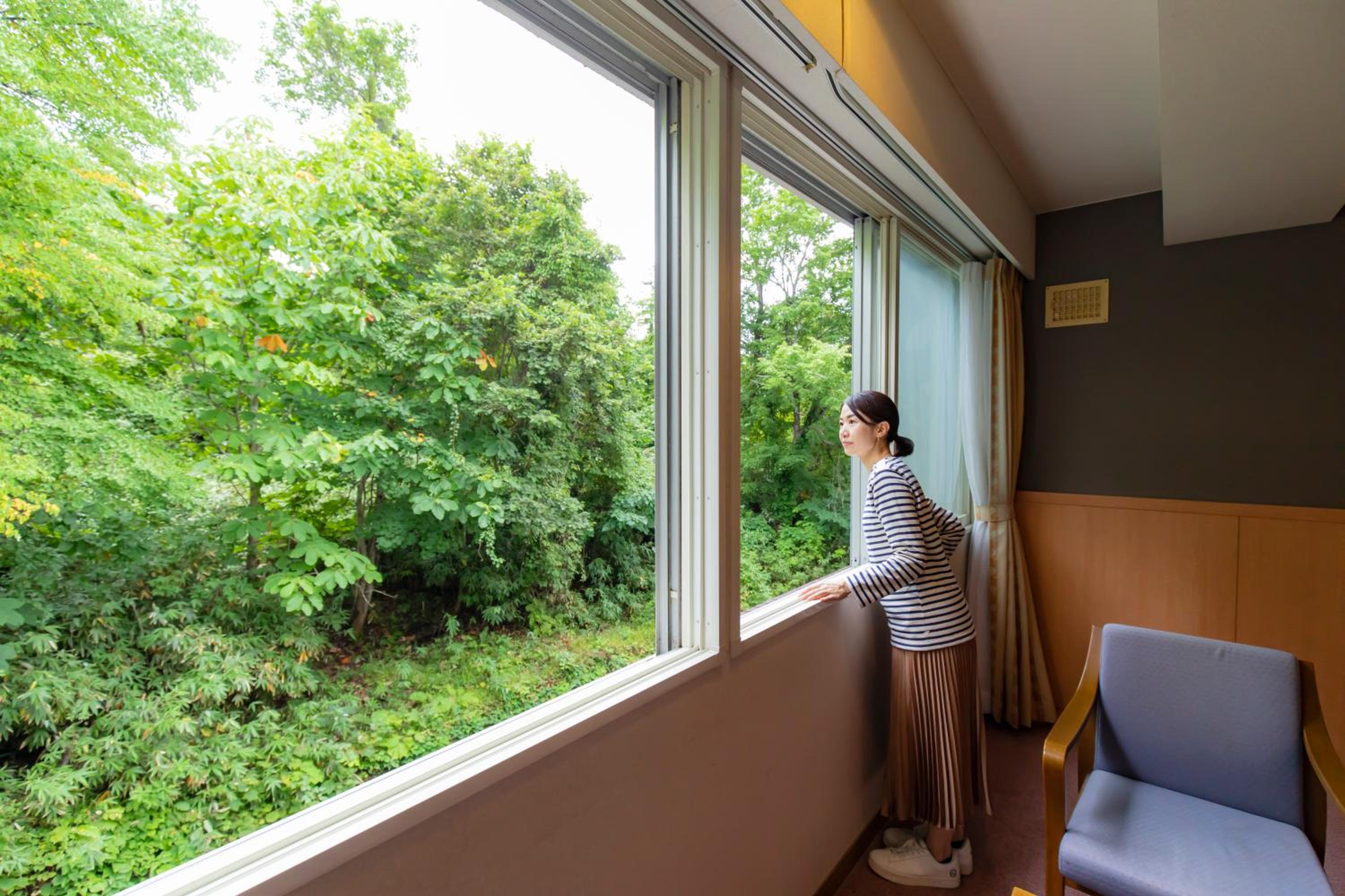 Twin Room - Non-Smoking photo 2