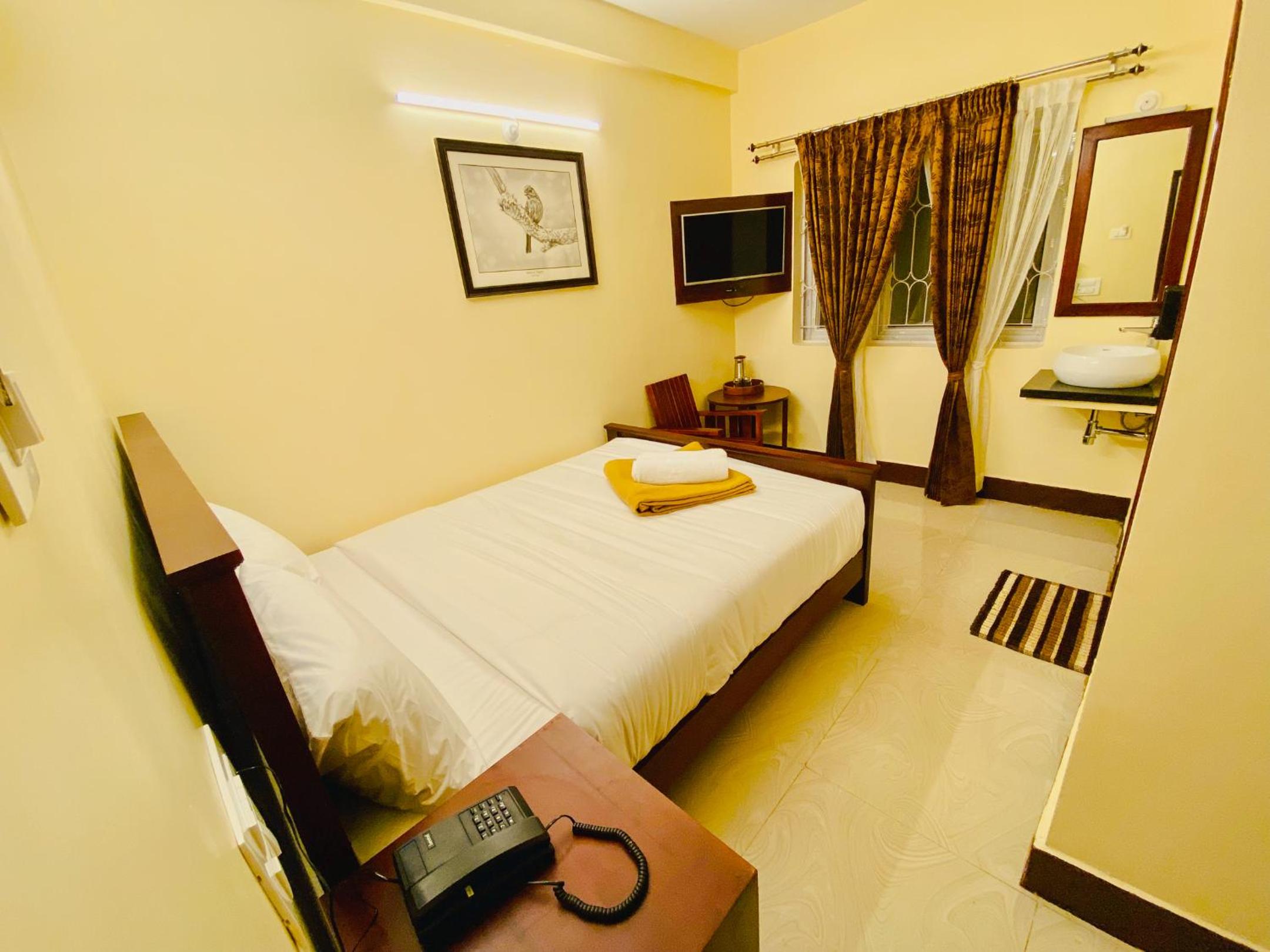 Standard King Room - Photo 3