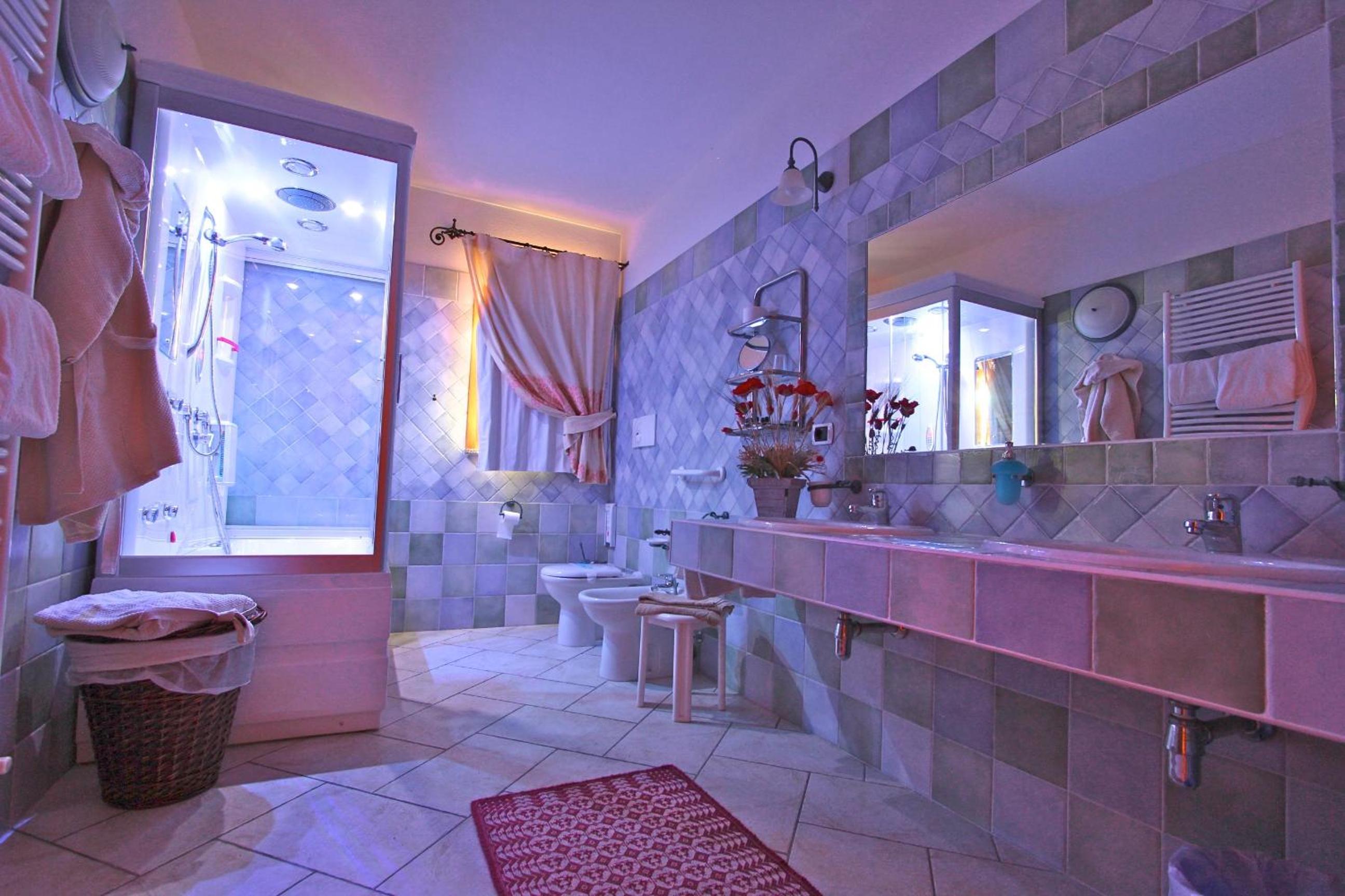 Superior Suite - Photo 5