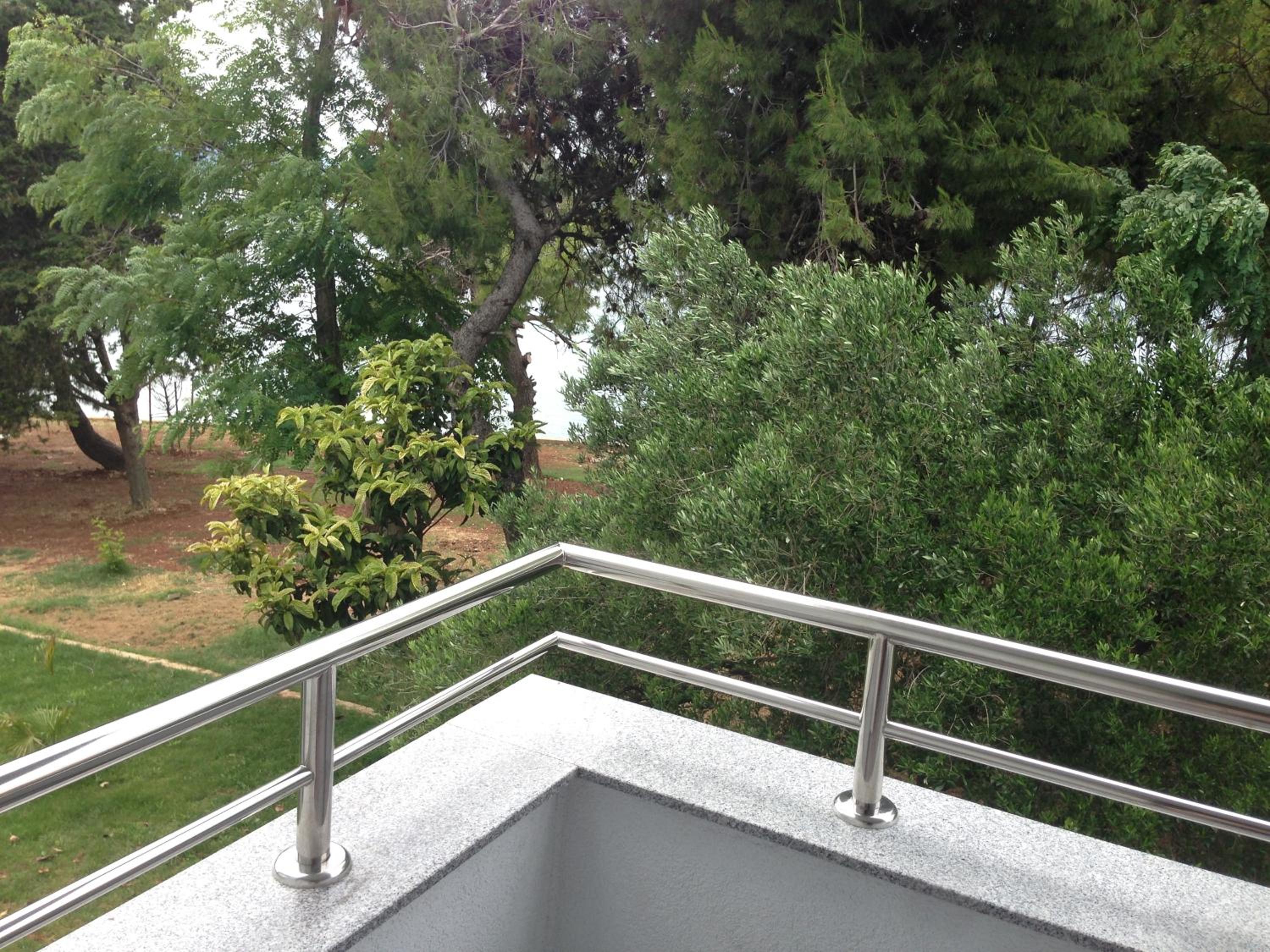 One-Bedroom Apartment with Terrace photo 3