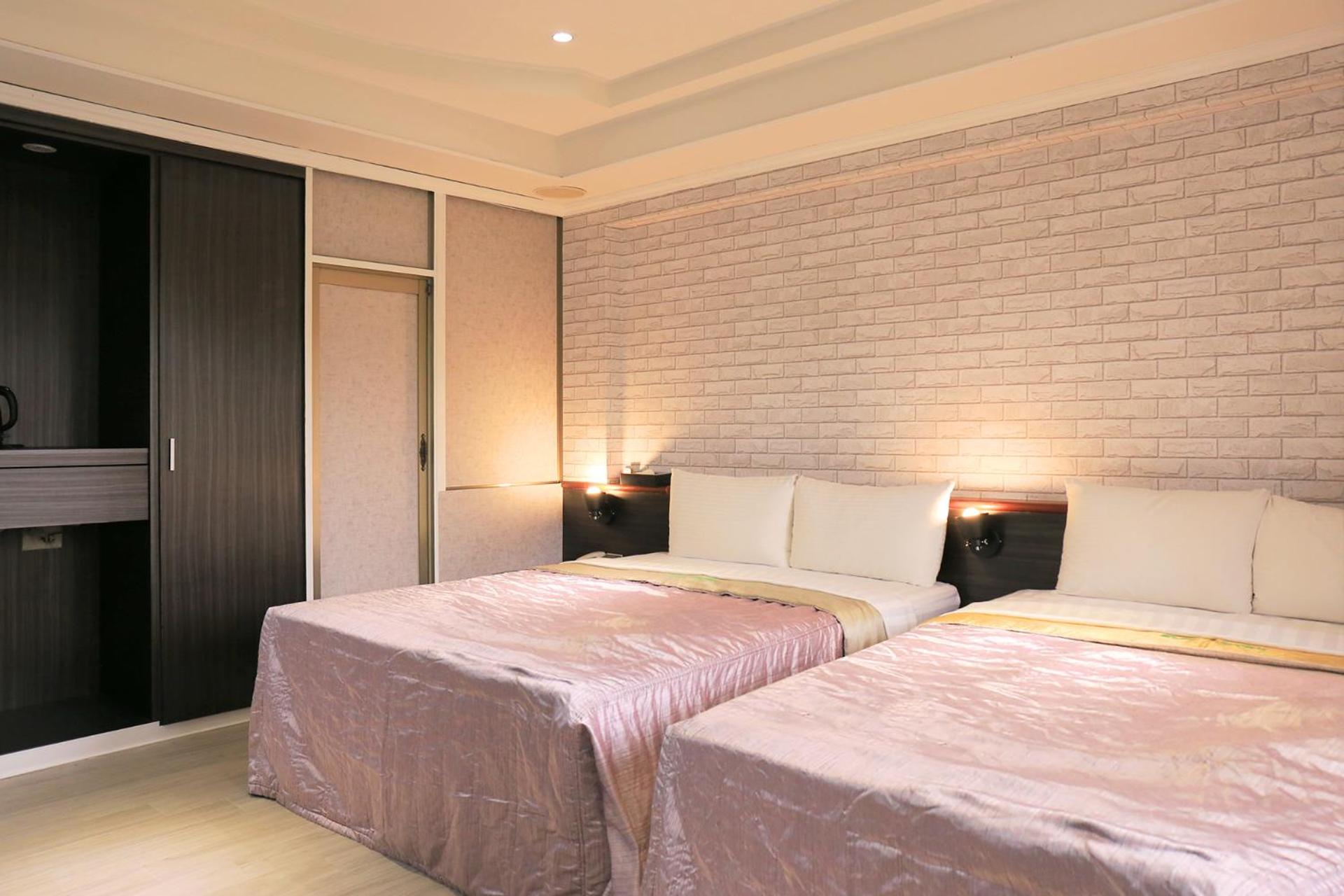 Quadruple Room with Private Bathroom (Check-in after 18:00)