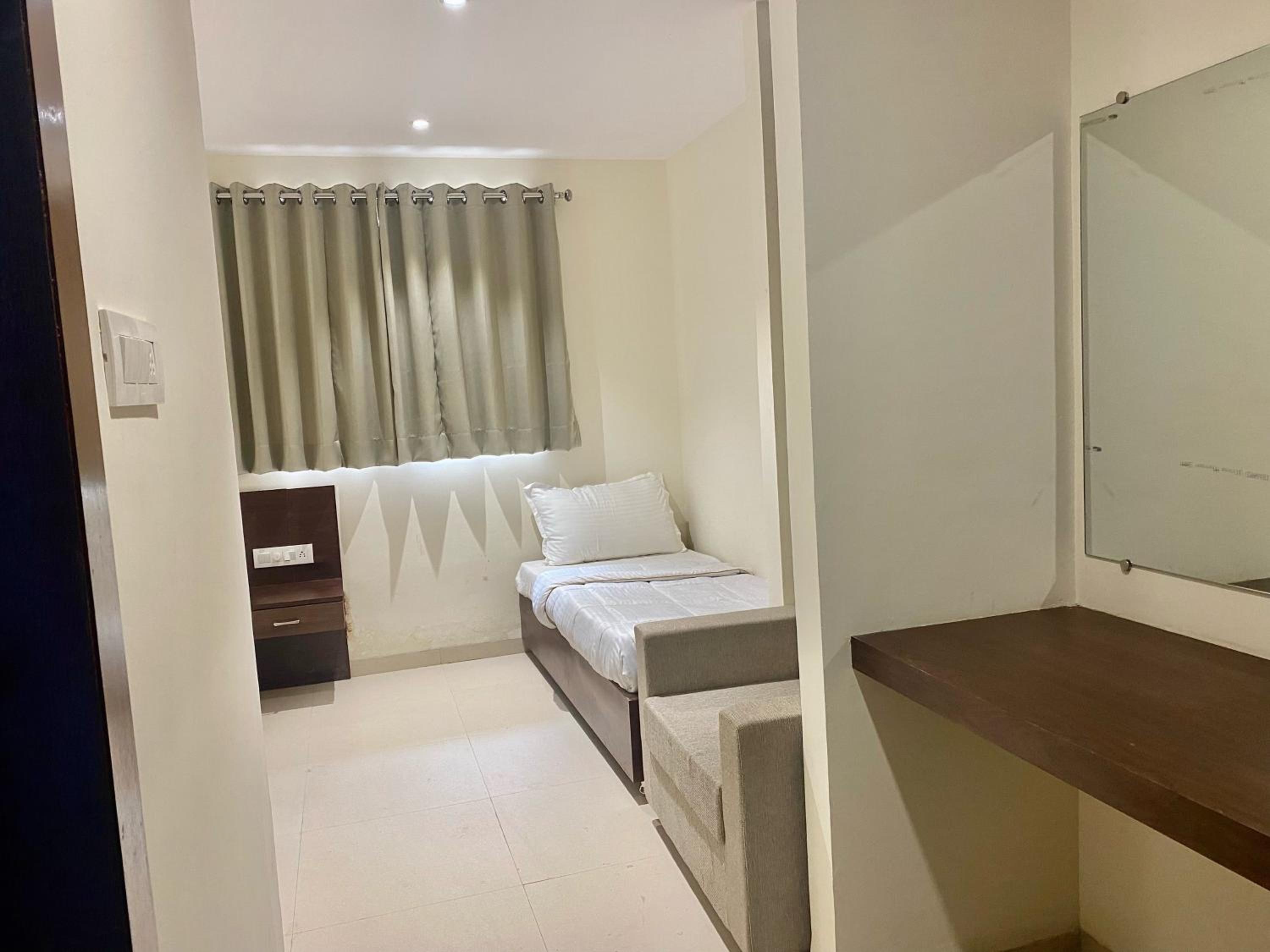 Standard Triple Room photo 2