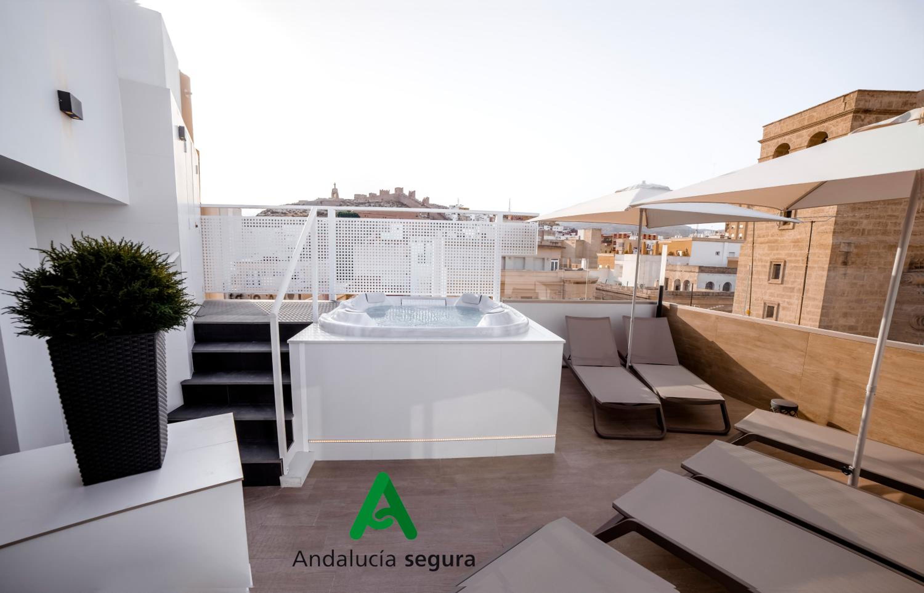 Superior Doble Room with extra bed and free access to Solarium photo 3