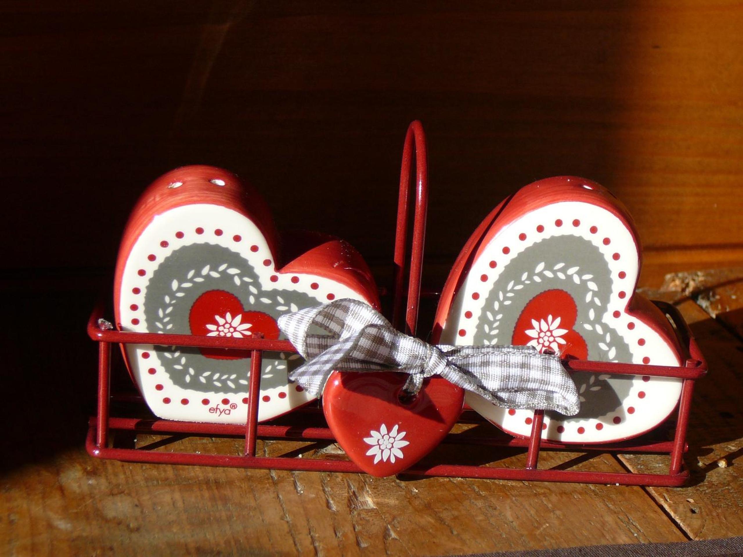 Wooden Caravan (2 Adults) photo 3