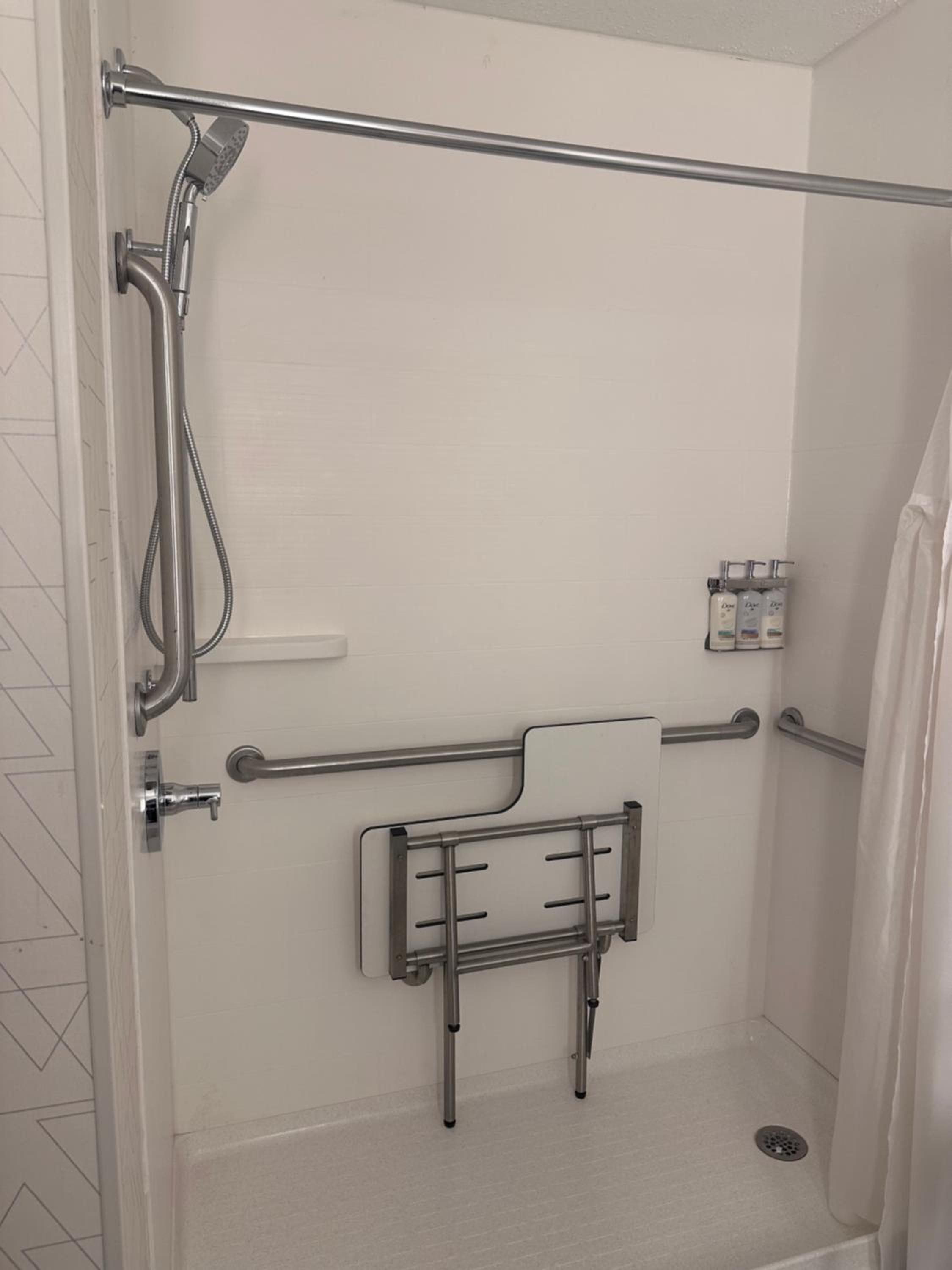 Holiday Inn Express & Suites Southfield - Detroit, Photo 4