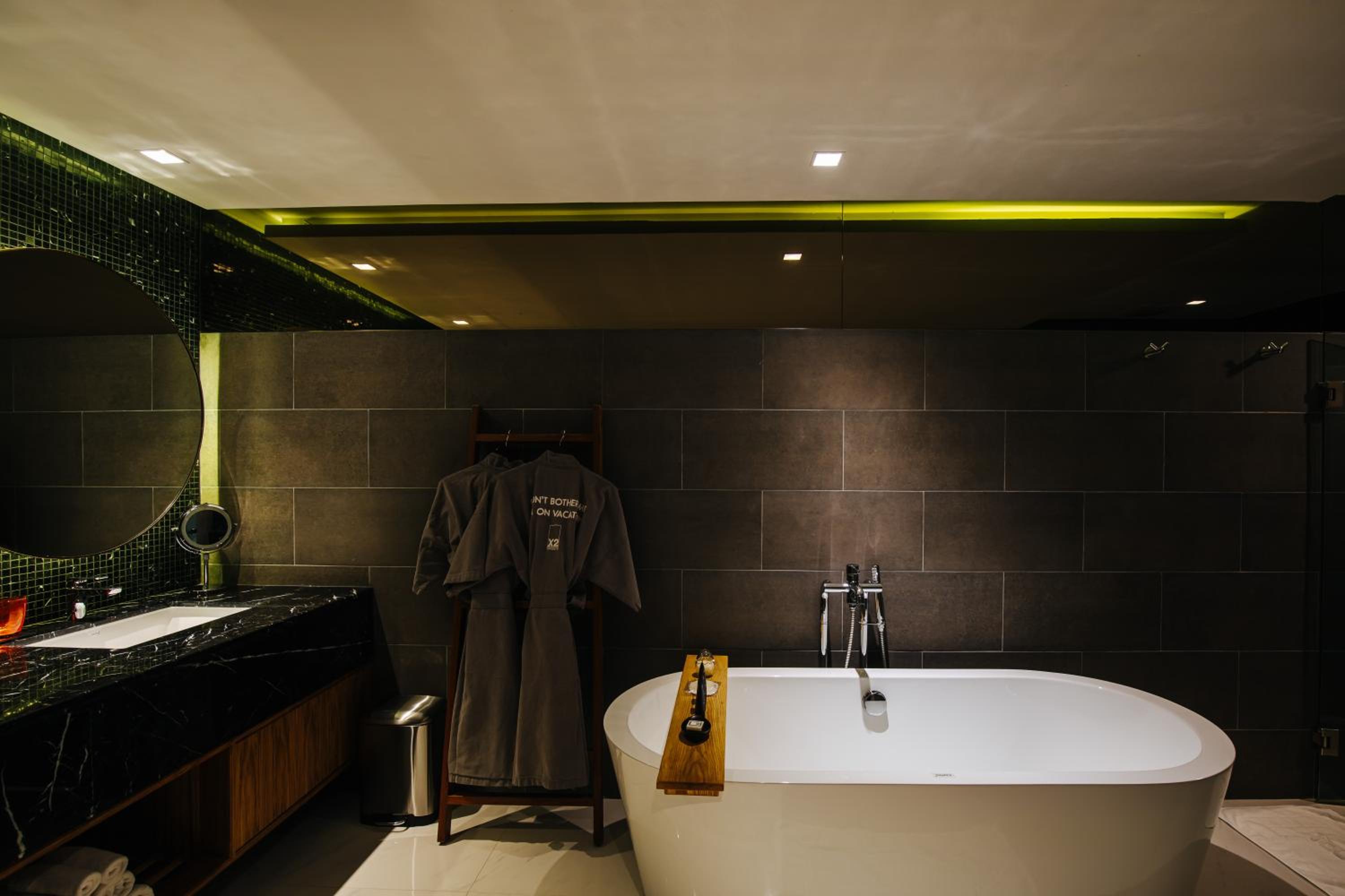 Grand Suite with River View - Photo 5