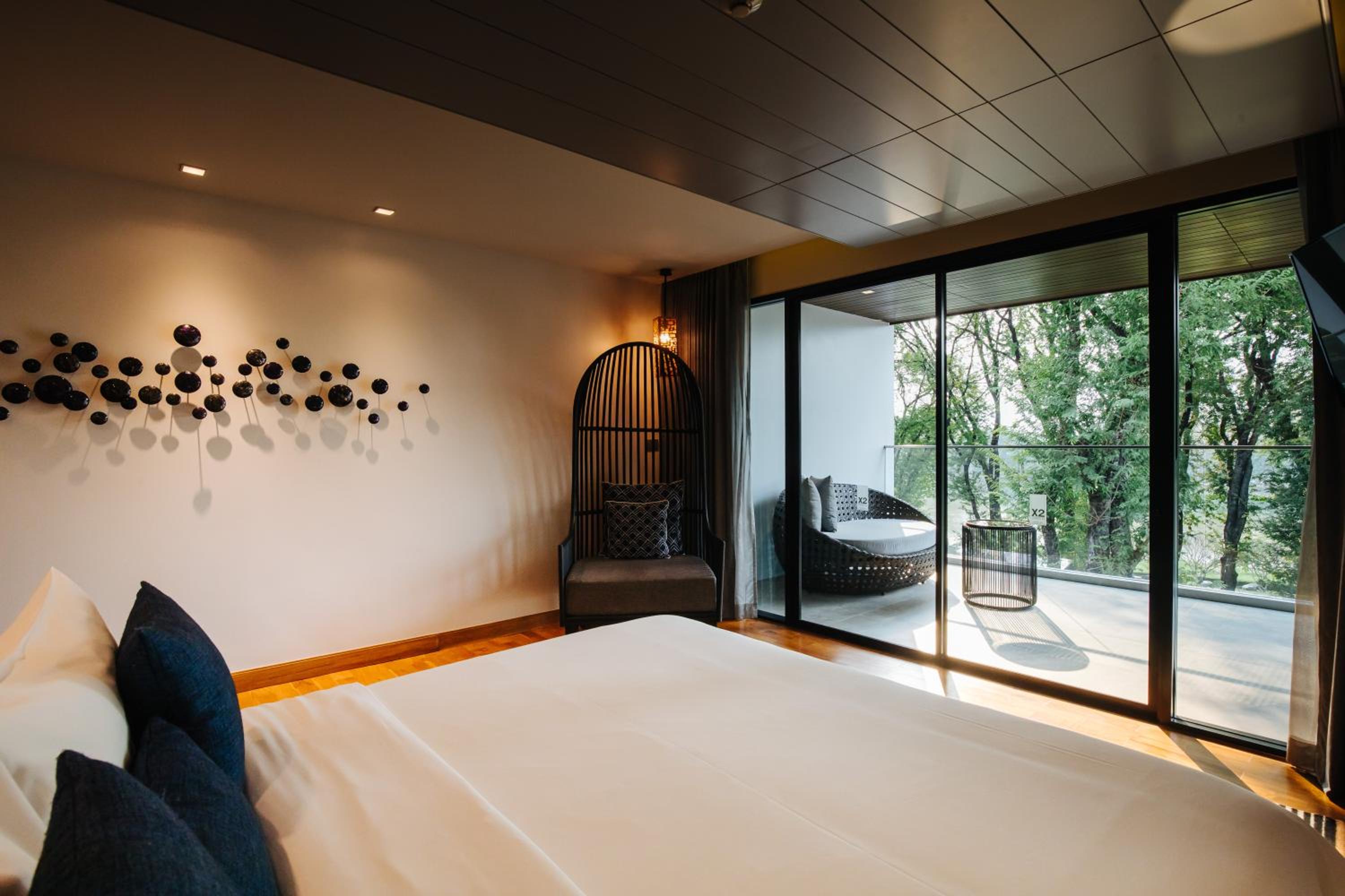 Grand Suite with River View - Photo 7