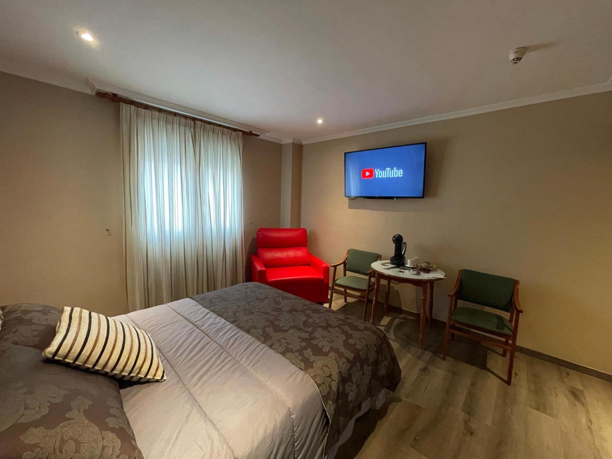 Standard Double Room - Photo 6