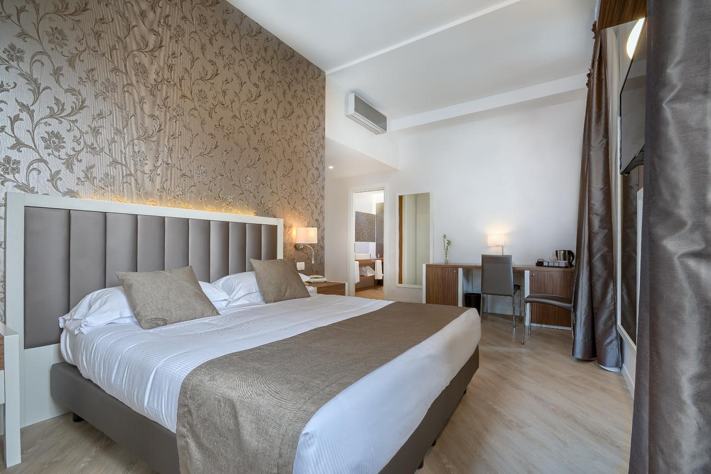 Deluxe Double or Twin Room - Photo 82