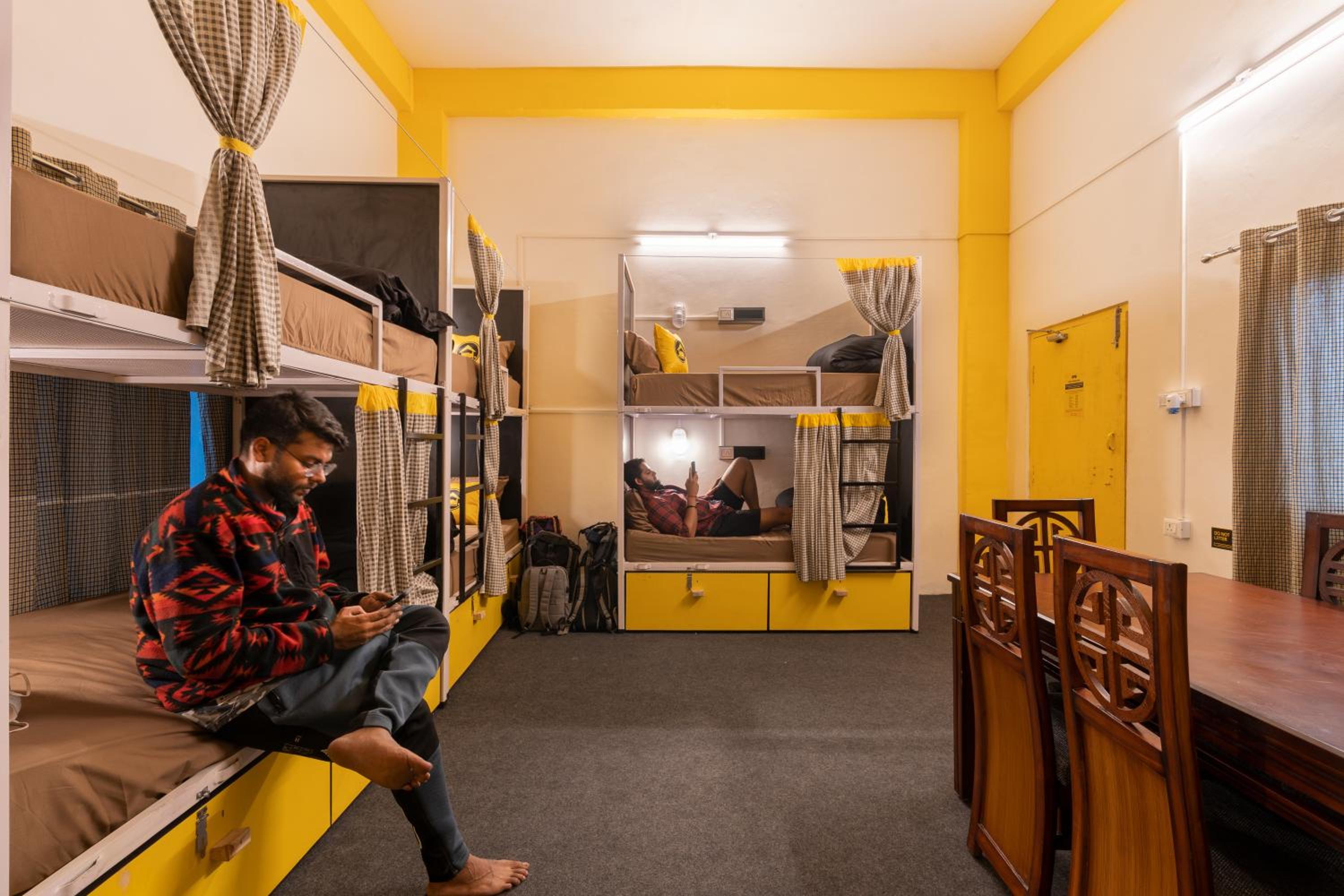Bed in 10-Bed Mixed Dormitory Room with Garden View photo 3