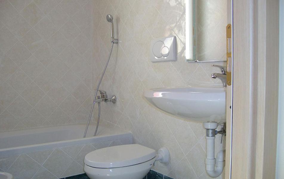 One-Bedroom Apartment (5 Adults) photo 3