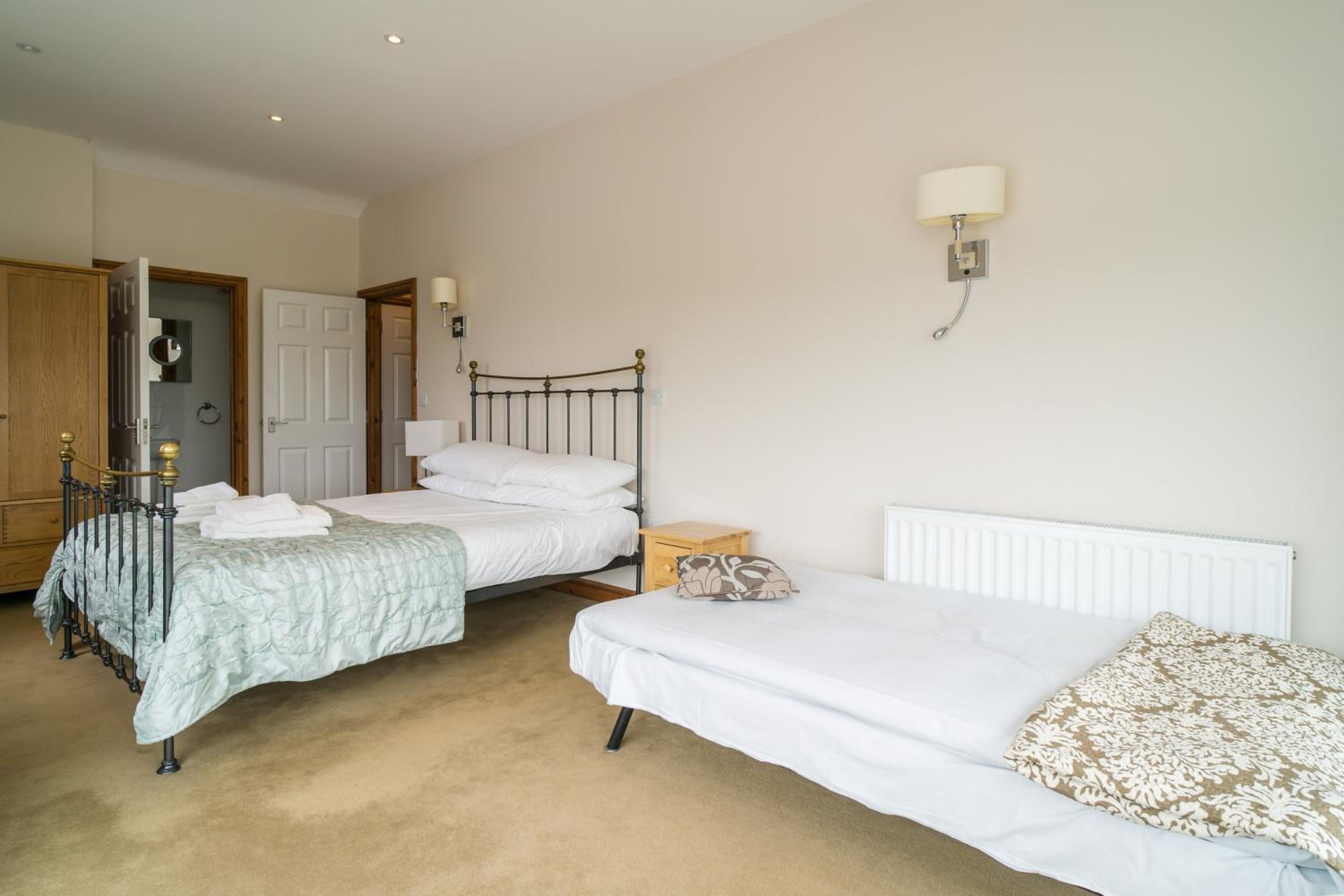 Three-Bedroom House - Photo 12