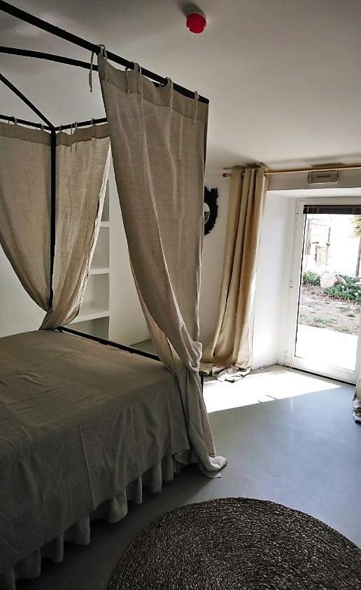 One-Bedroom Suite - Photo 2
