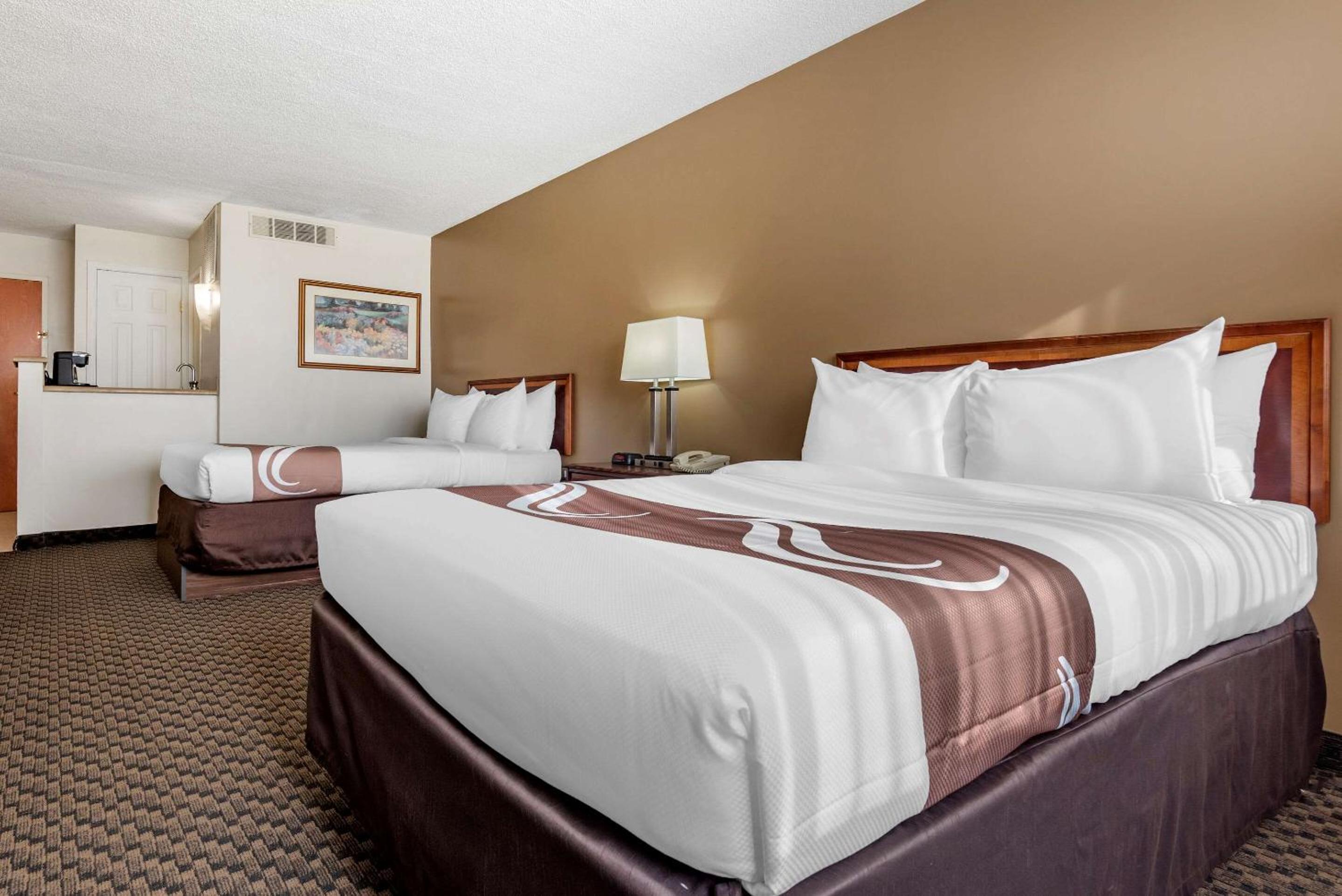 Double Room With Two Double Beds - Non-Smoking photo 2