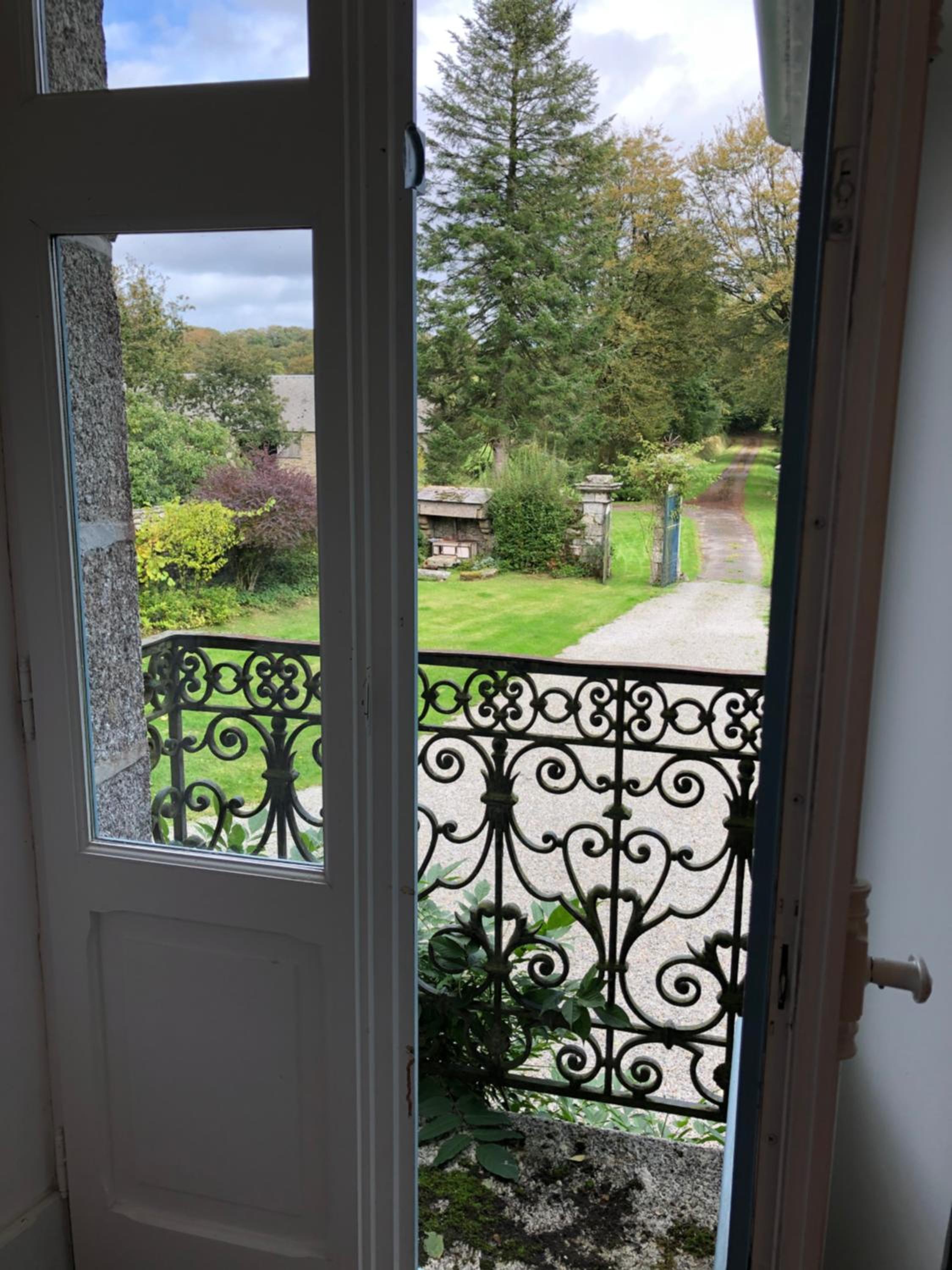 Double Room with Balcony - Photo 3