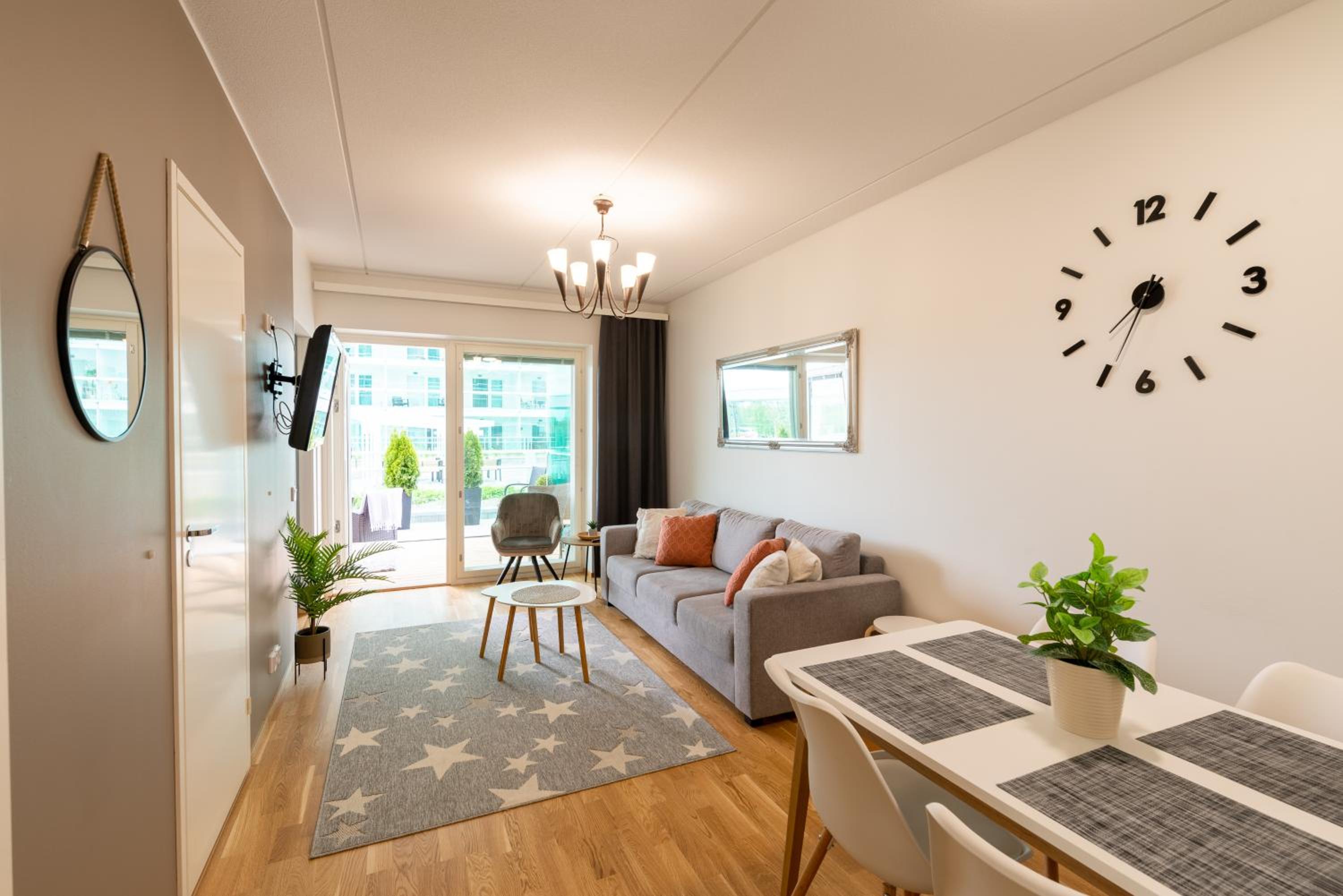 Two-Bedroom Apartment - Photo 36