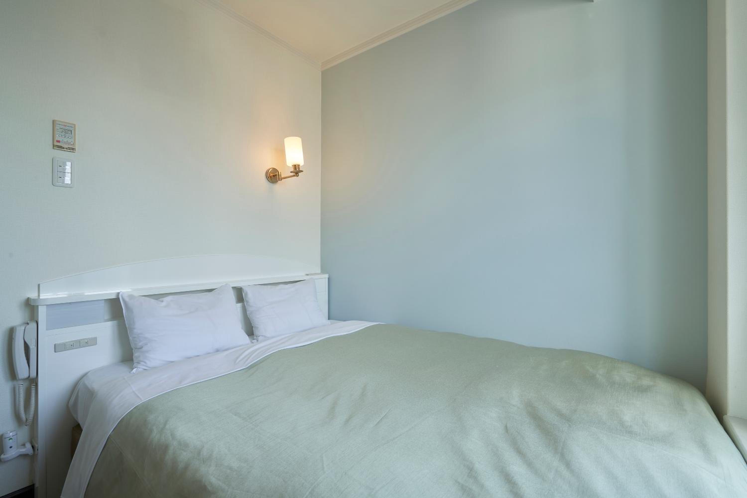 Double Room - Smoking - Photo 8