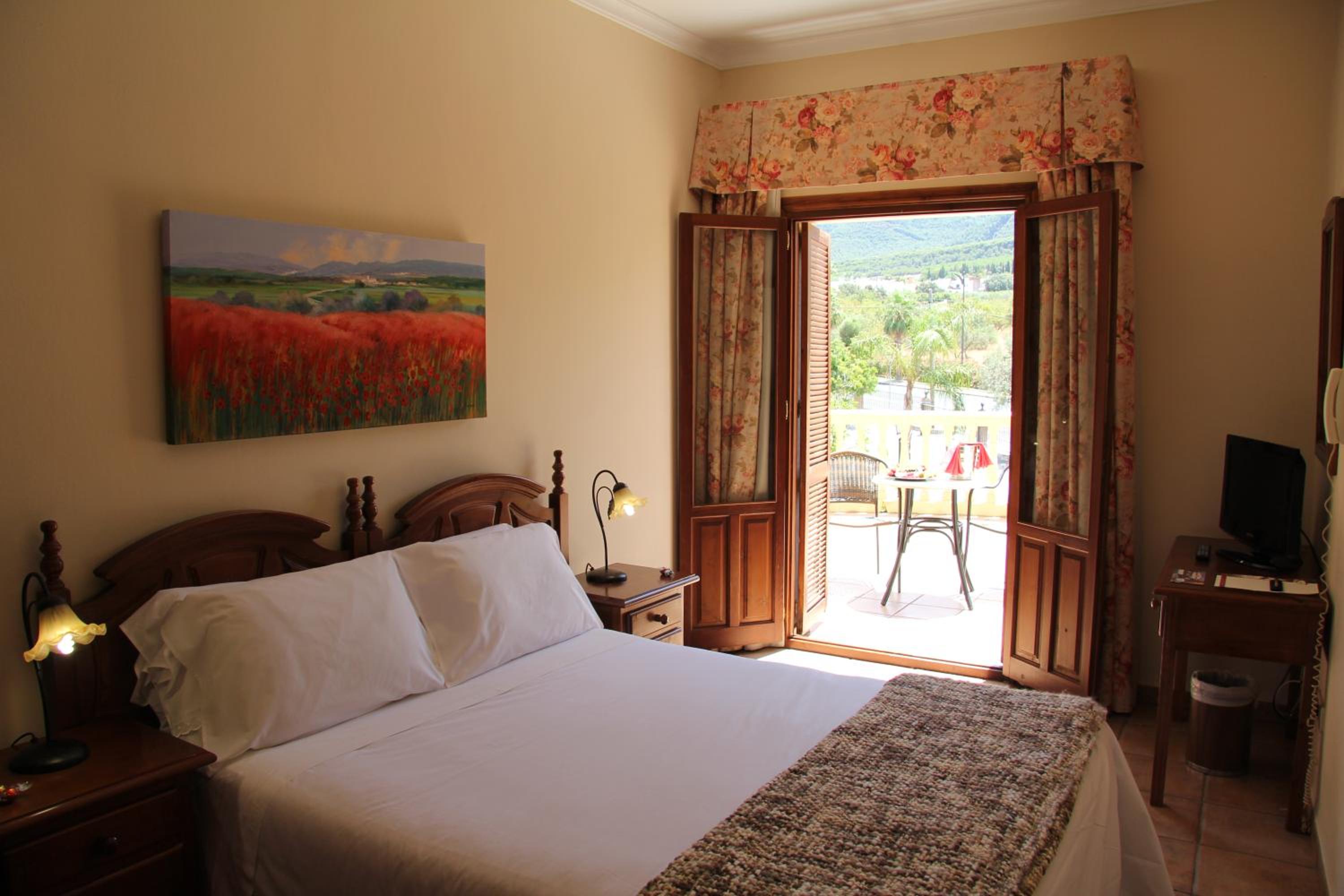 Double or Twin Room - Photo 1