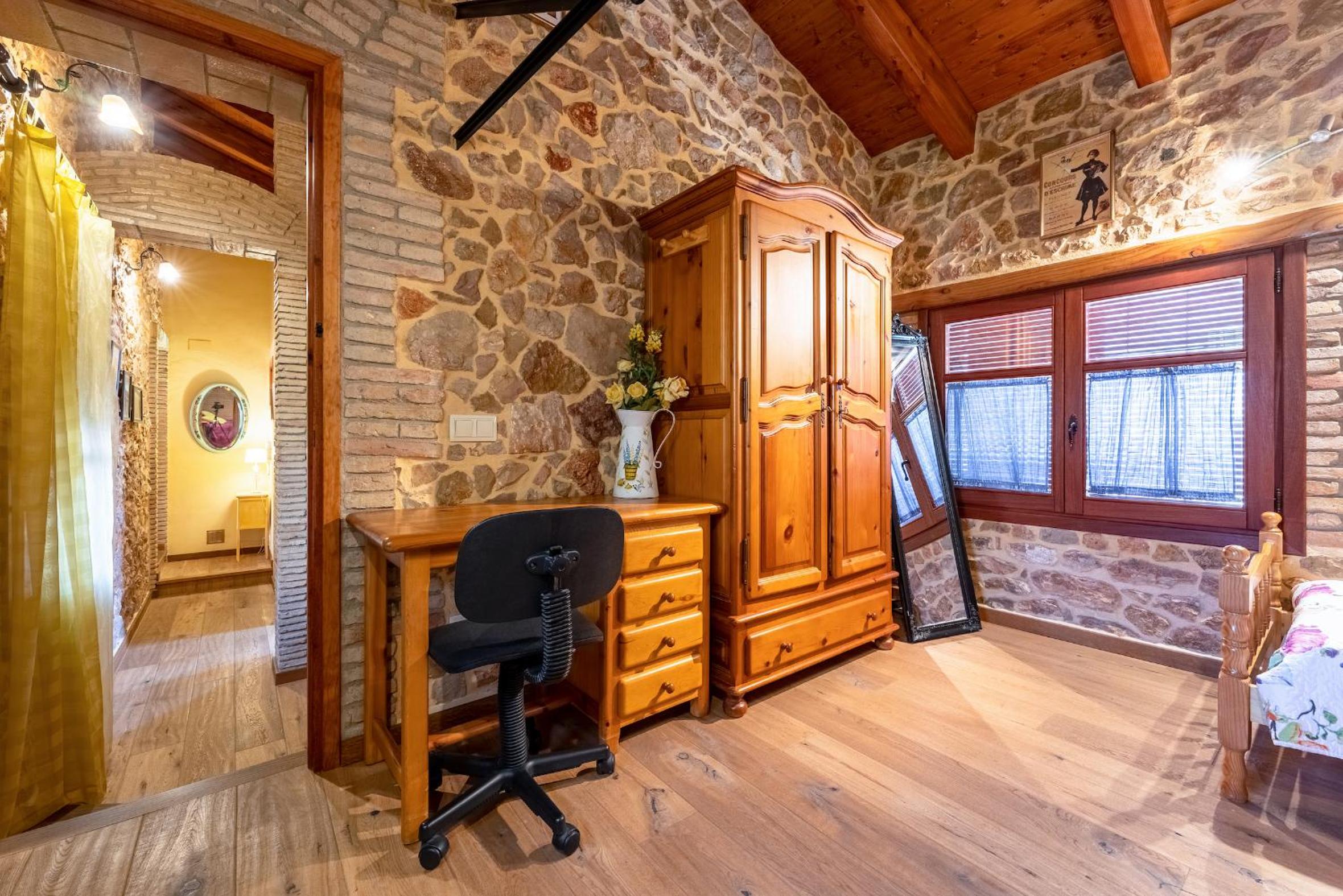 Three-Bedroom House - Photo 14