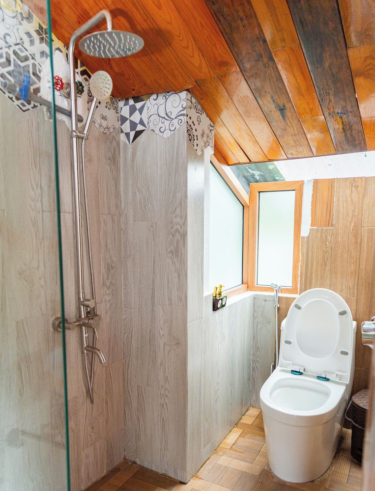 Standard Double Room, Balcony, Hill View photo 2