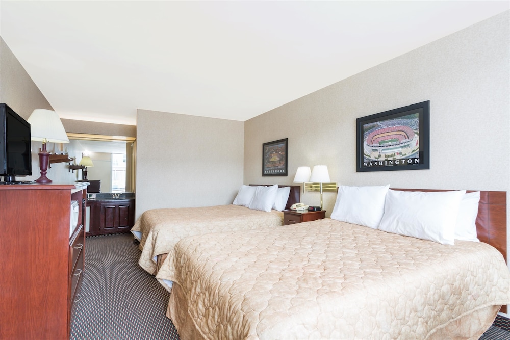 Standard Room, 2 Queen Beds, Smoking photo 1