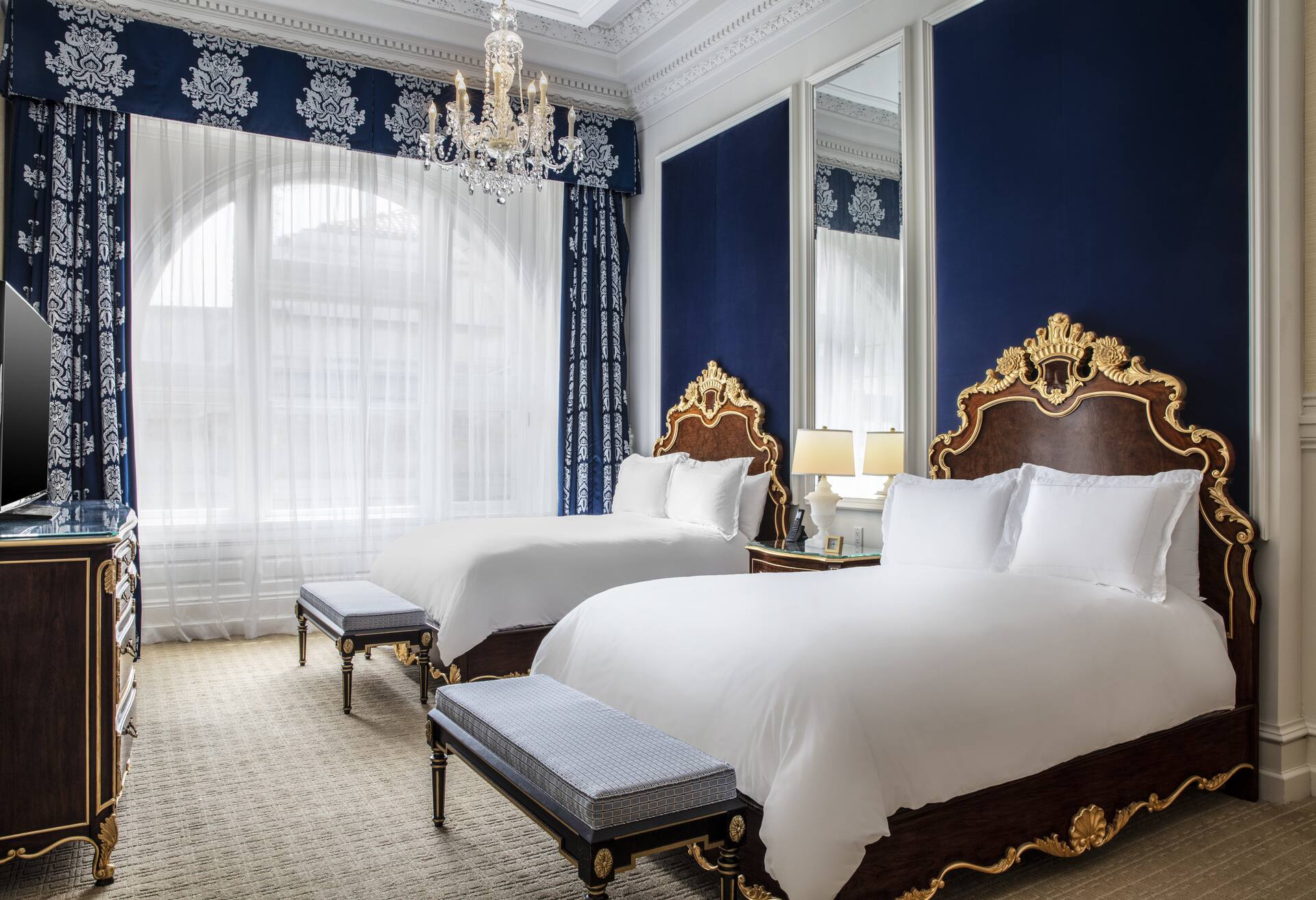 Deluxe Two Queen Beds Guestroom