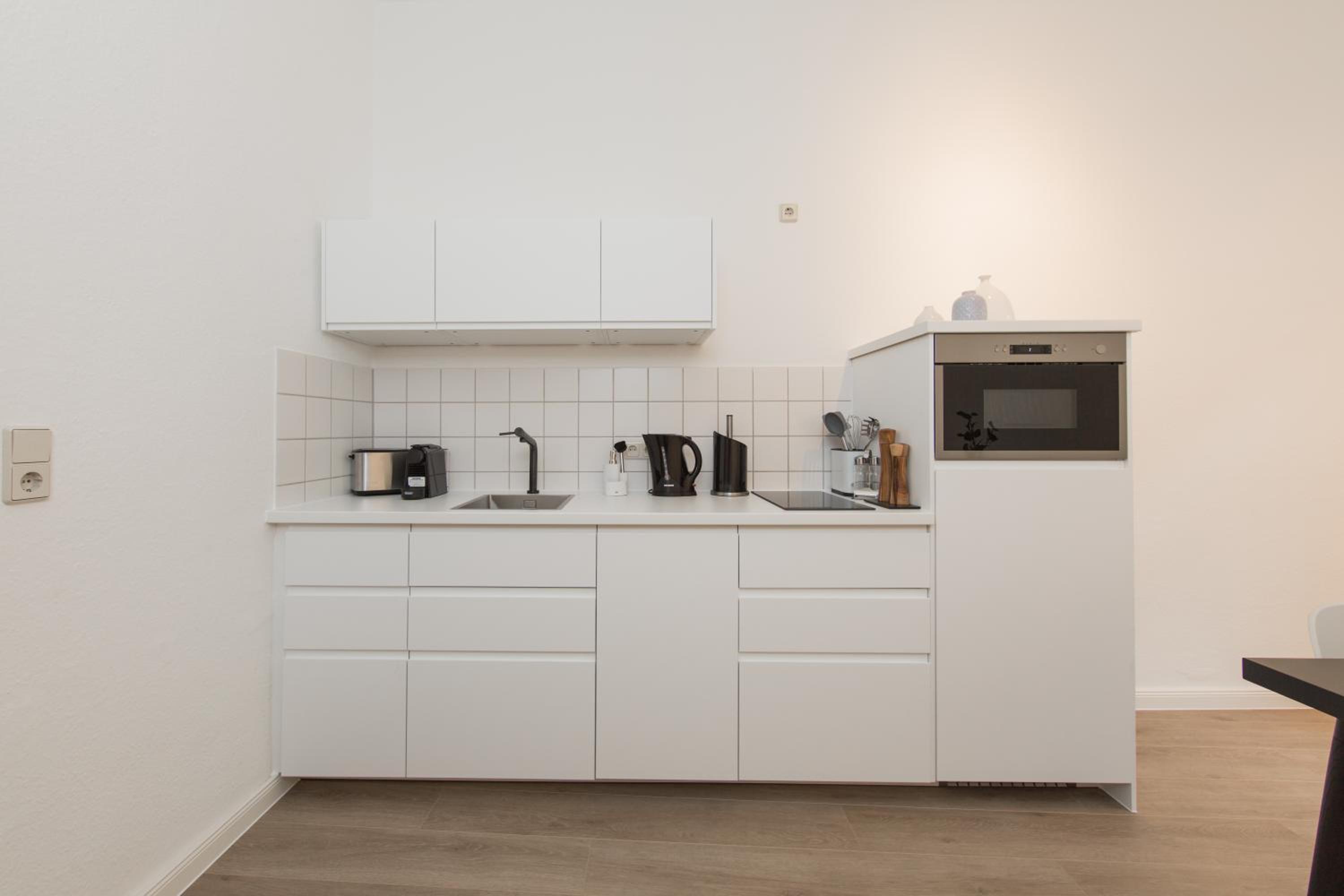 Two-Bedroom Suite with Balcony - Photo 15