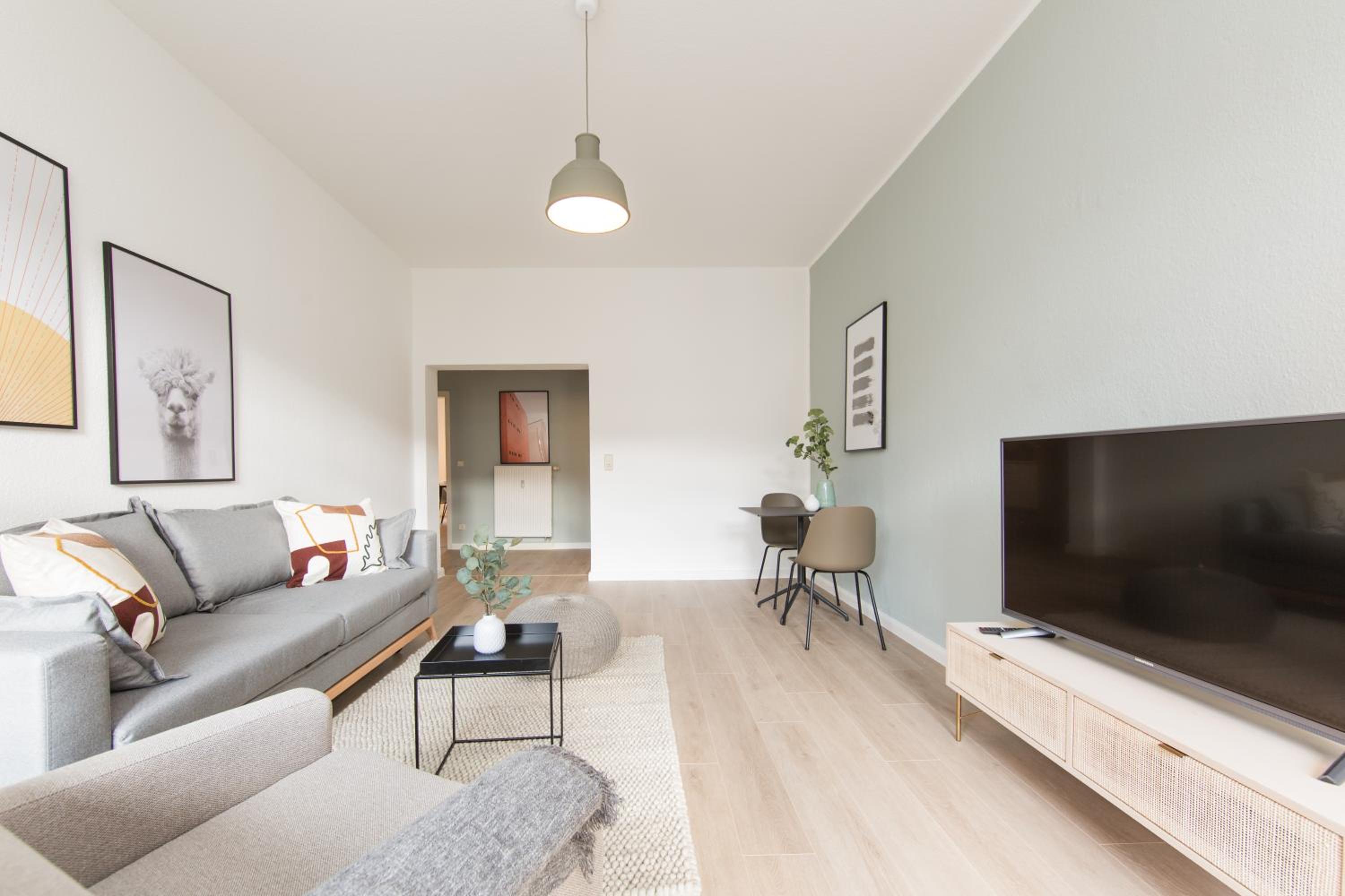 Two-Bedroom Suite with Balcony - Photo 3