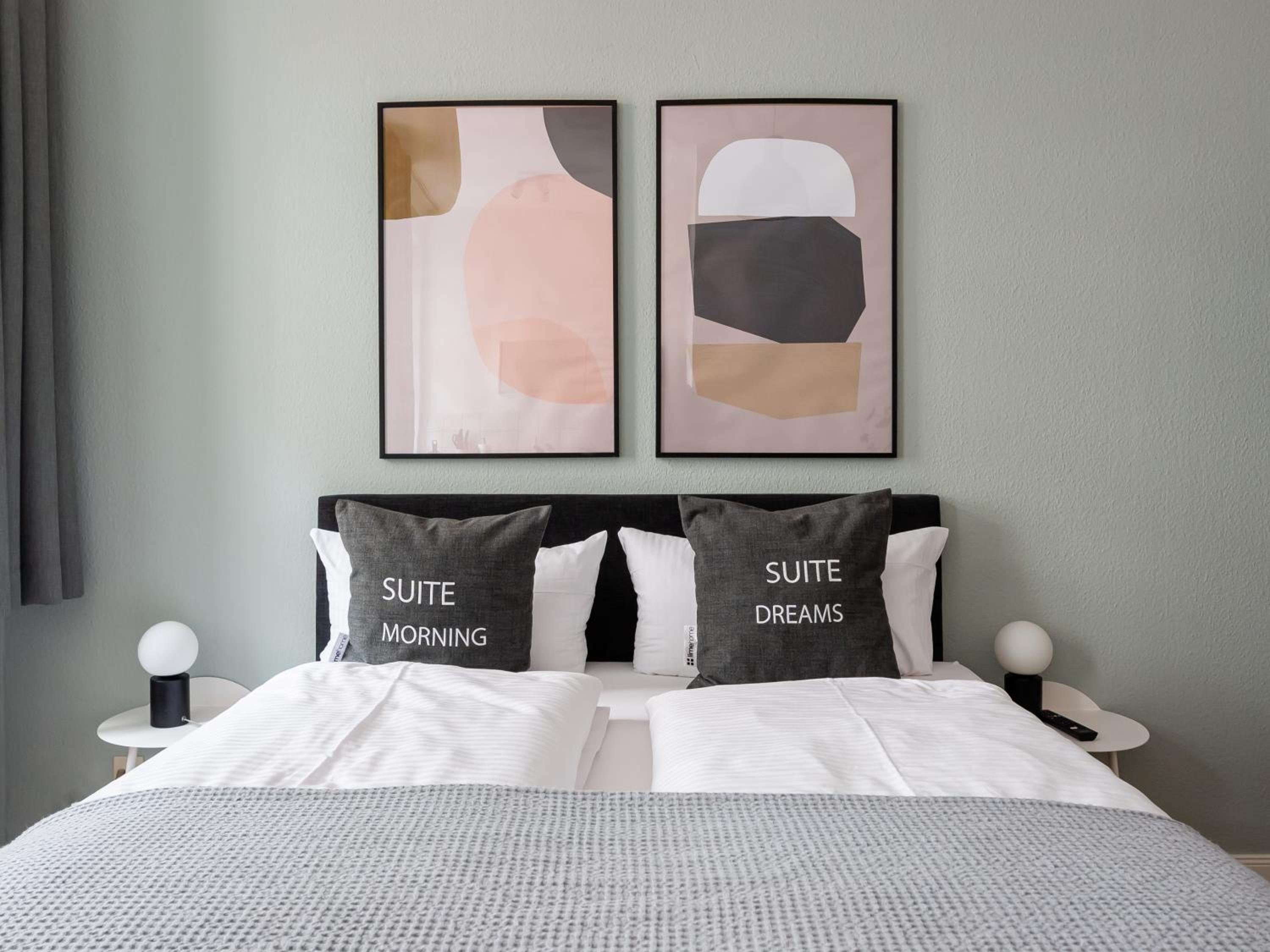 Suite - Photo 2