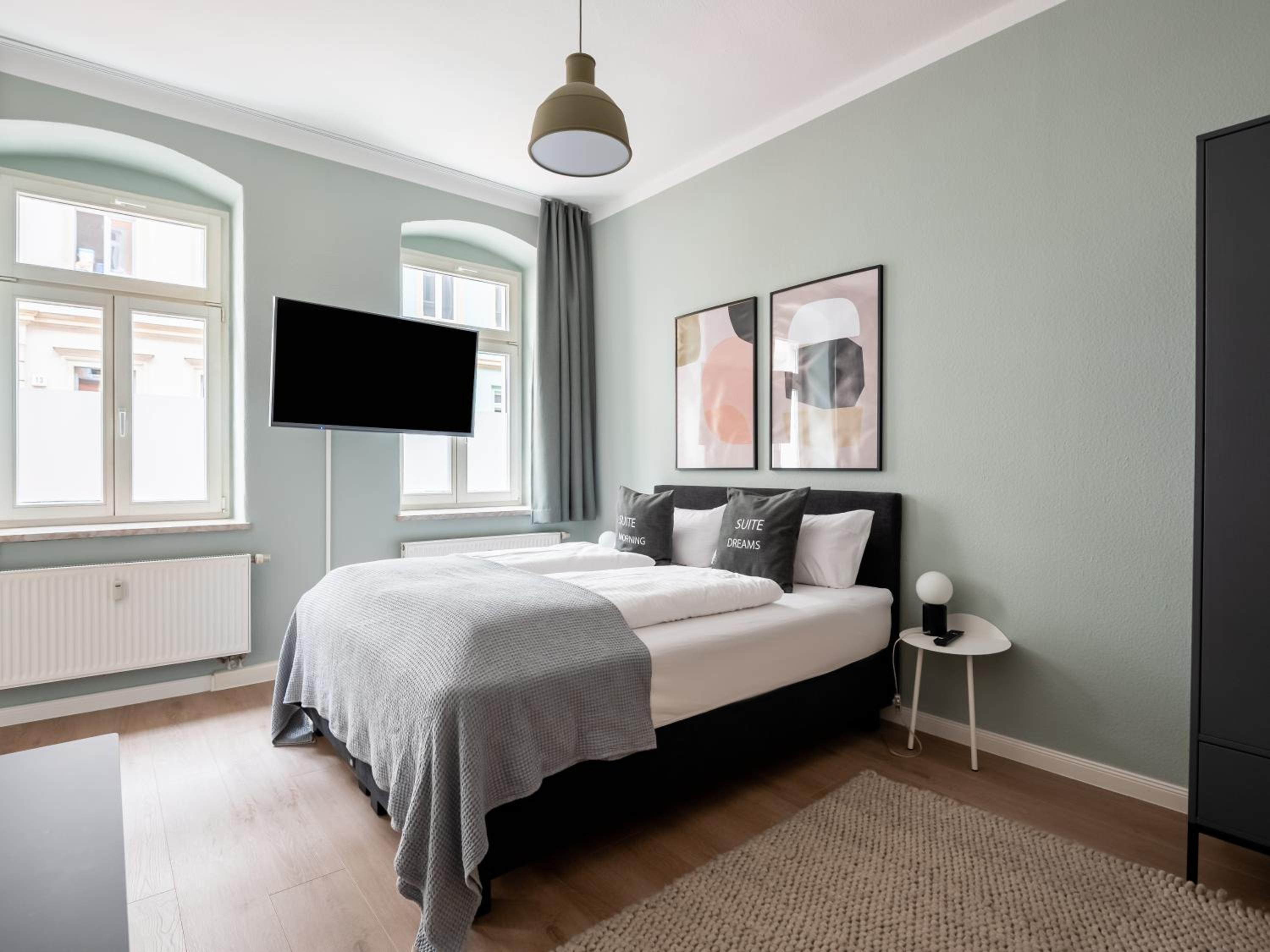 Suite - Photo 12