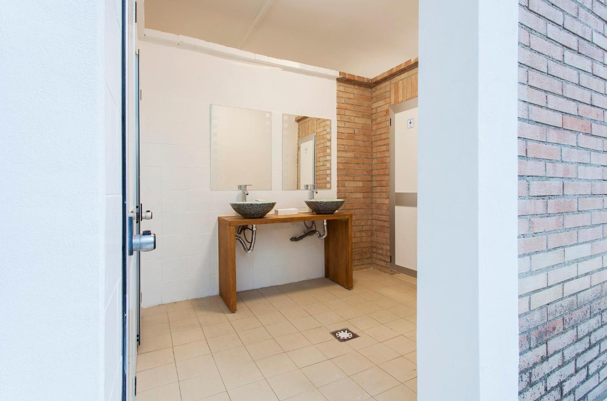 Standard Double Room - Photo 2