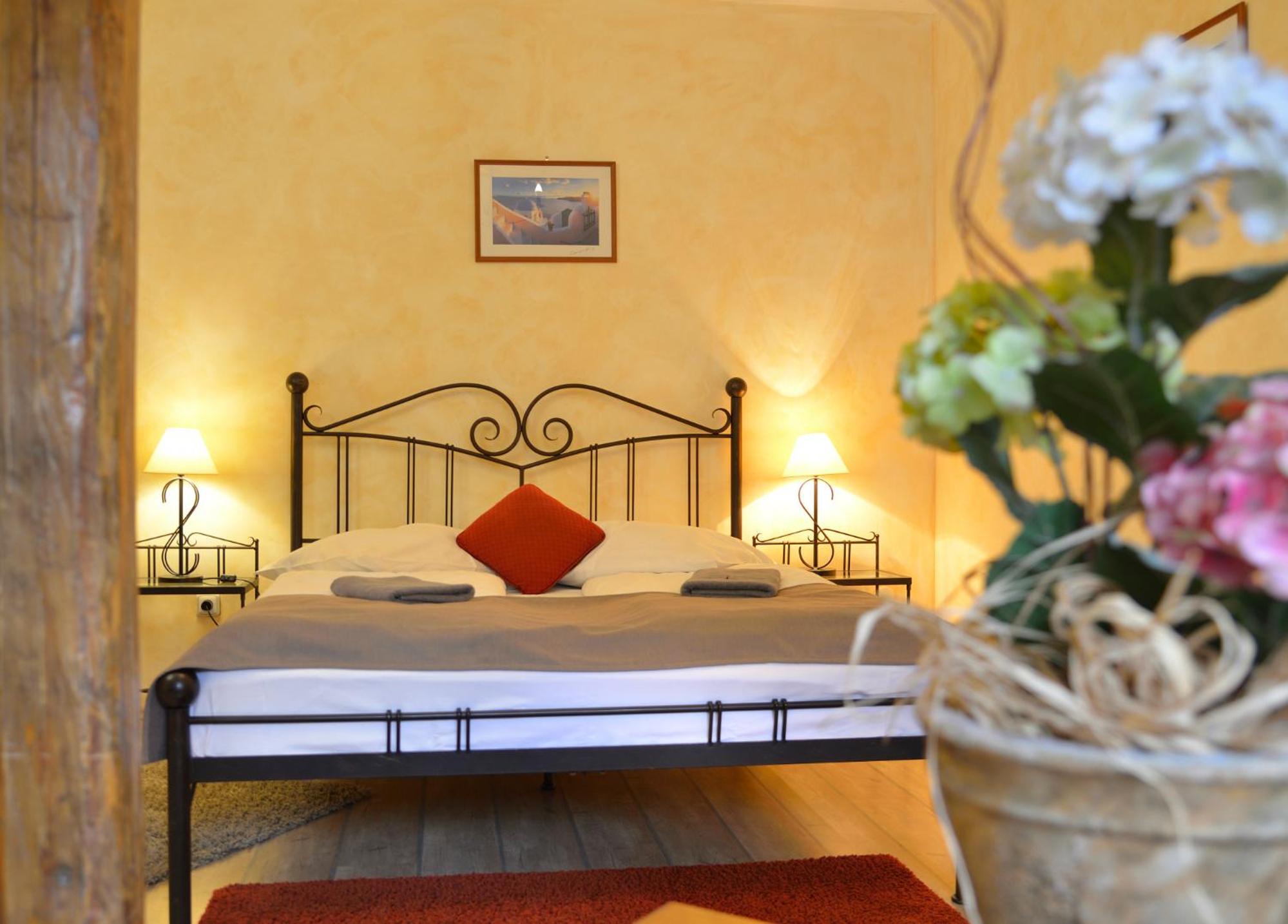 Double Room with Private Bathroom photo 1