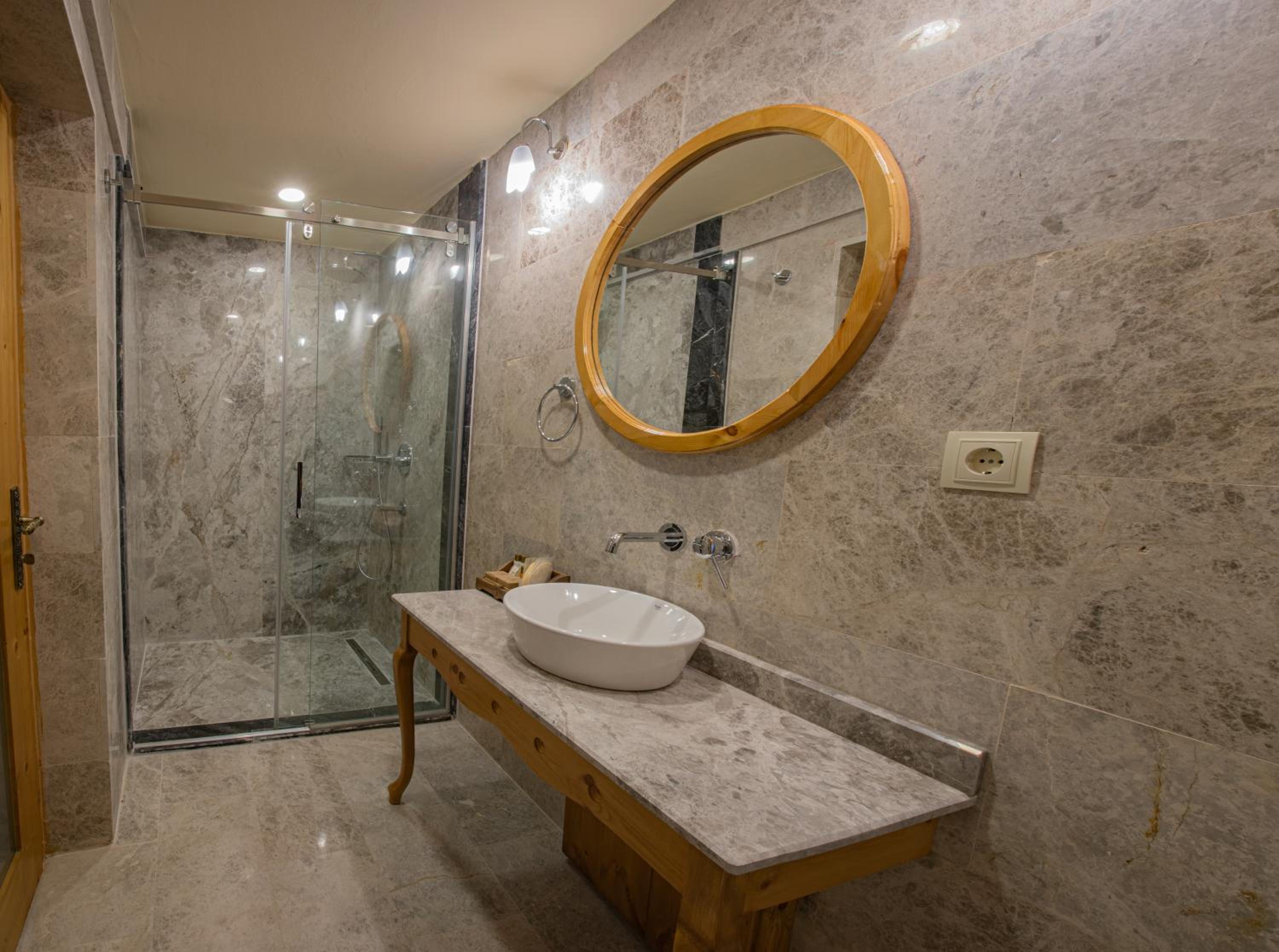 Stone Deluxe Double Room - Photo 20